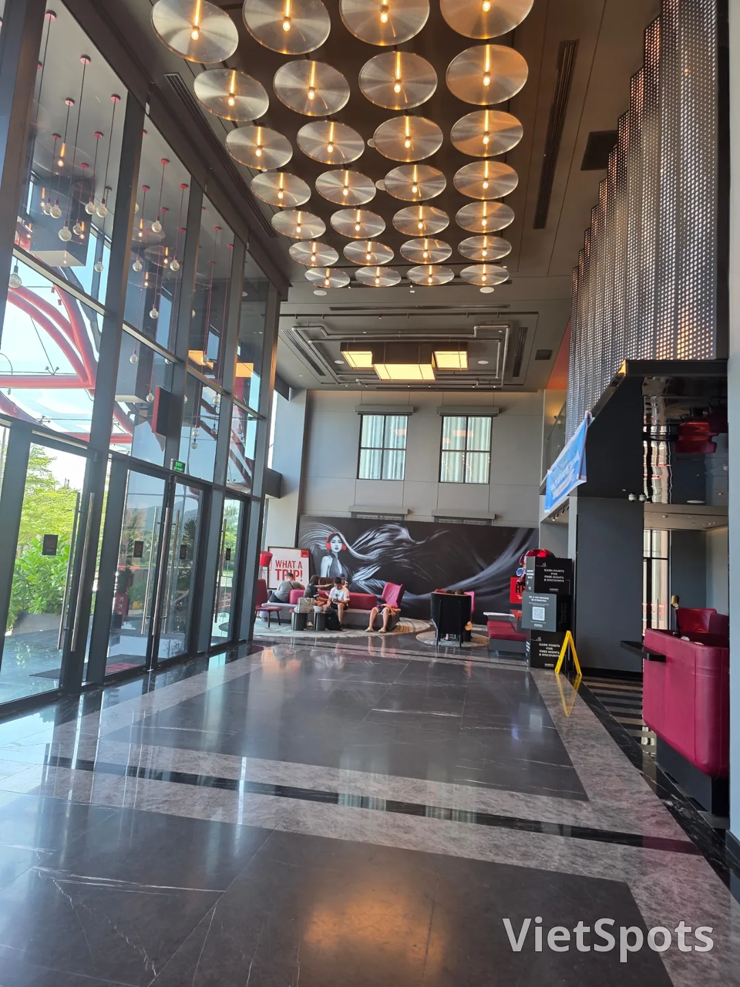 評價)▶️✍️以濃烈紅色打造的火熱之選——麗笙紅酒店(Radisson RED Danang)——