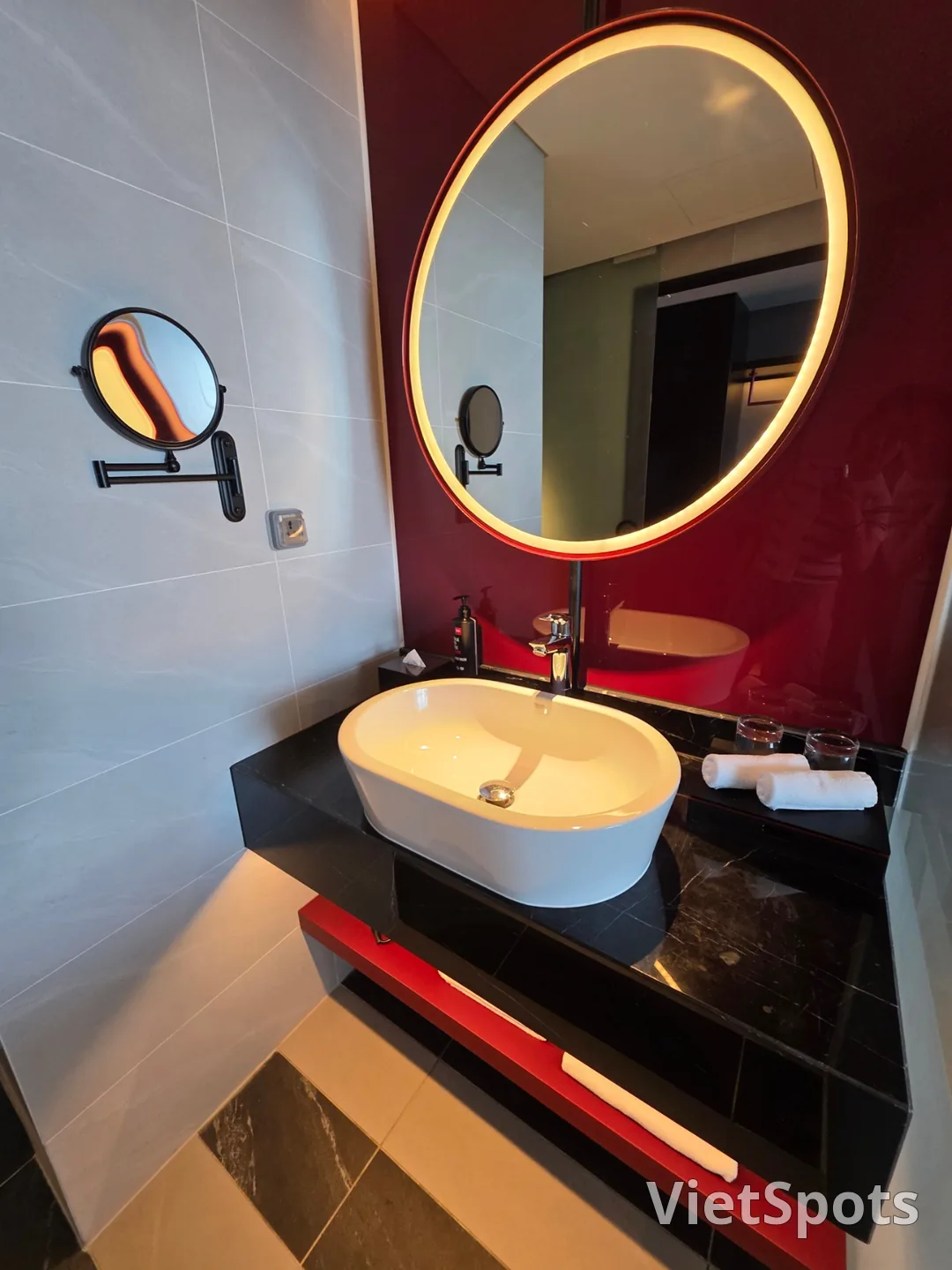 評價)▶️✍️以濃烈紅色打造的火熱之選——麗笙紅酒店(Radisson RED Danang)——