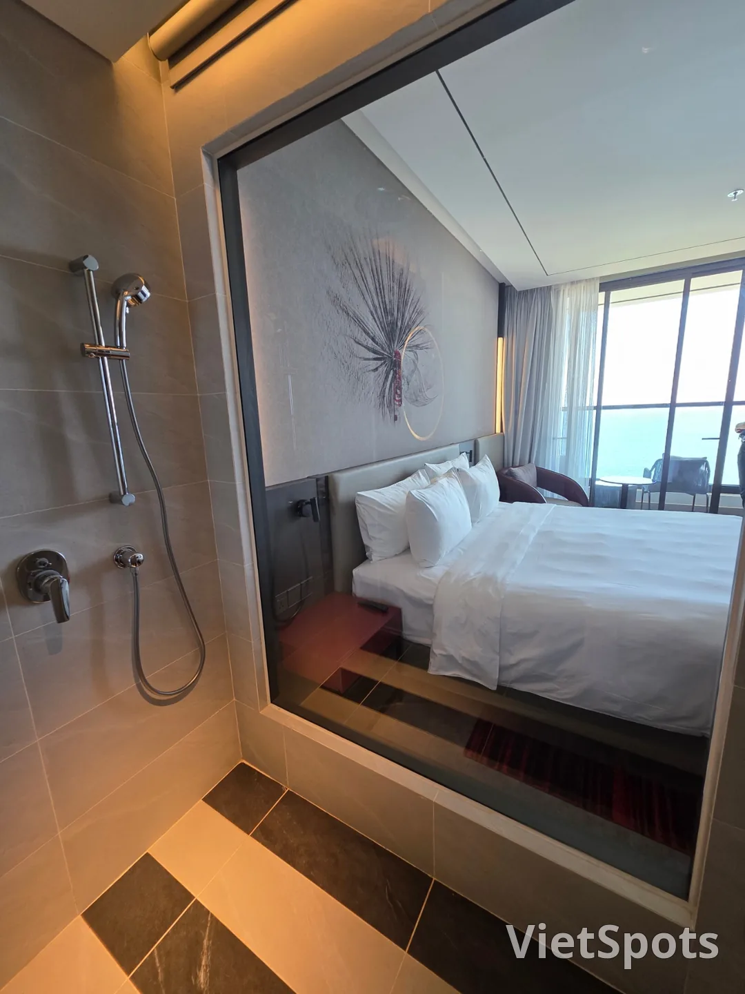 評價)▶️✍️以濃烈紅色打造的火熱之選——麗笙紅酒店(Radisson RED Danang)——