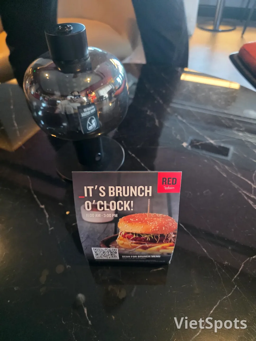 点评)▶️✍️丽笙红酒店-咖啡休息厅、屋顶酒吧Blackout Bar