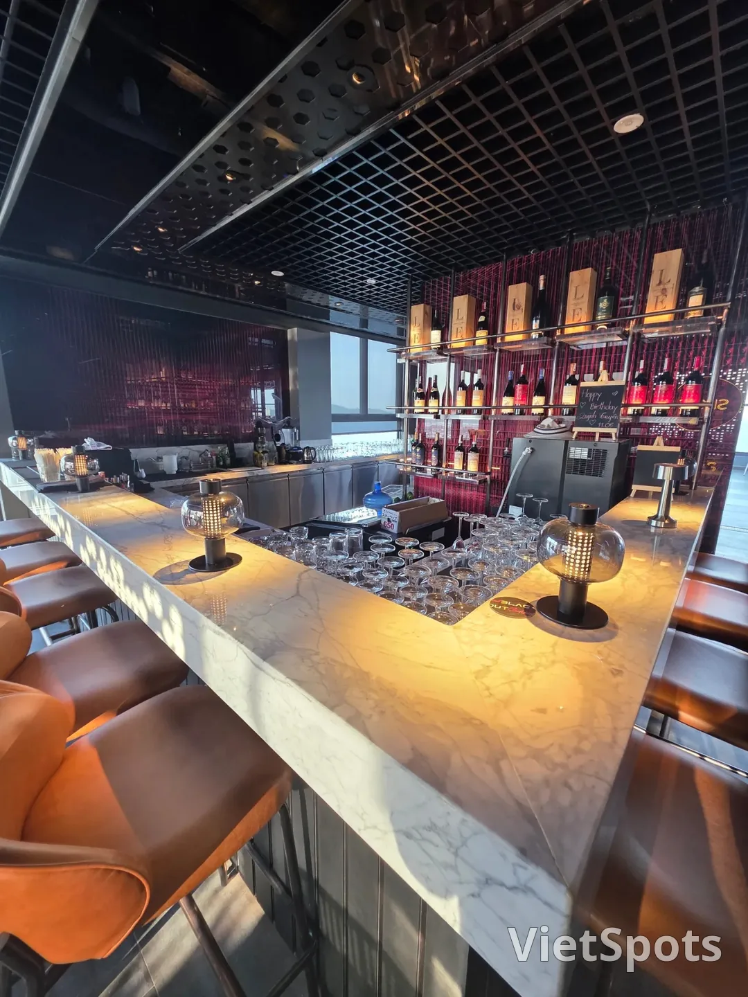 点评)▶️✍️丽笙红酒店-咖啡休息厅、屋顶酒吧Blackout Bar