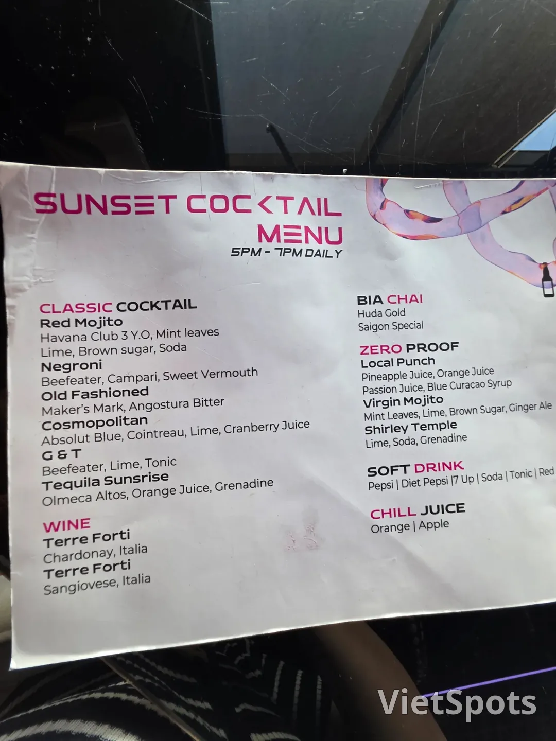 点评)▶️✍️丽笙红酒店-咖啡休息厅、屋顶酒吧Blackout Bar
