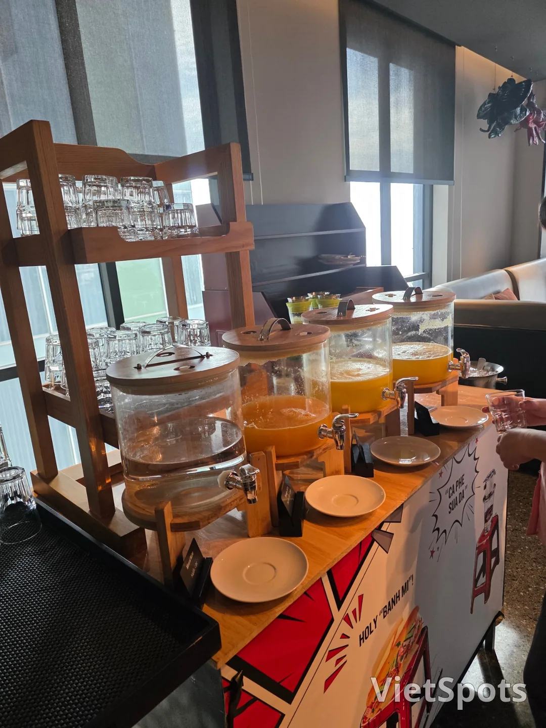 (Review)▶️✍️Radisson Red Hotel - Breakfast, Swimming Pool, Sauna, Fitness Center, etc.