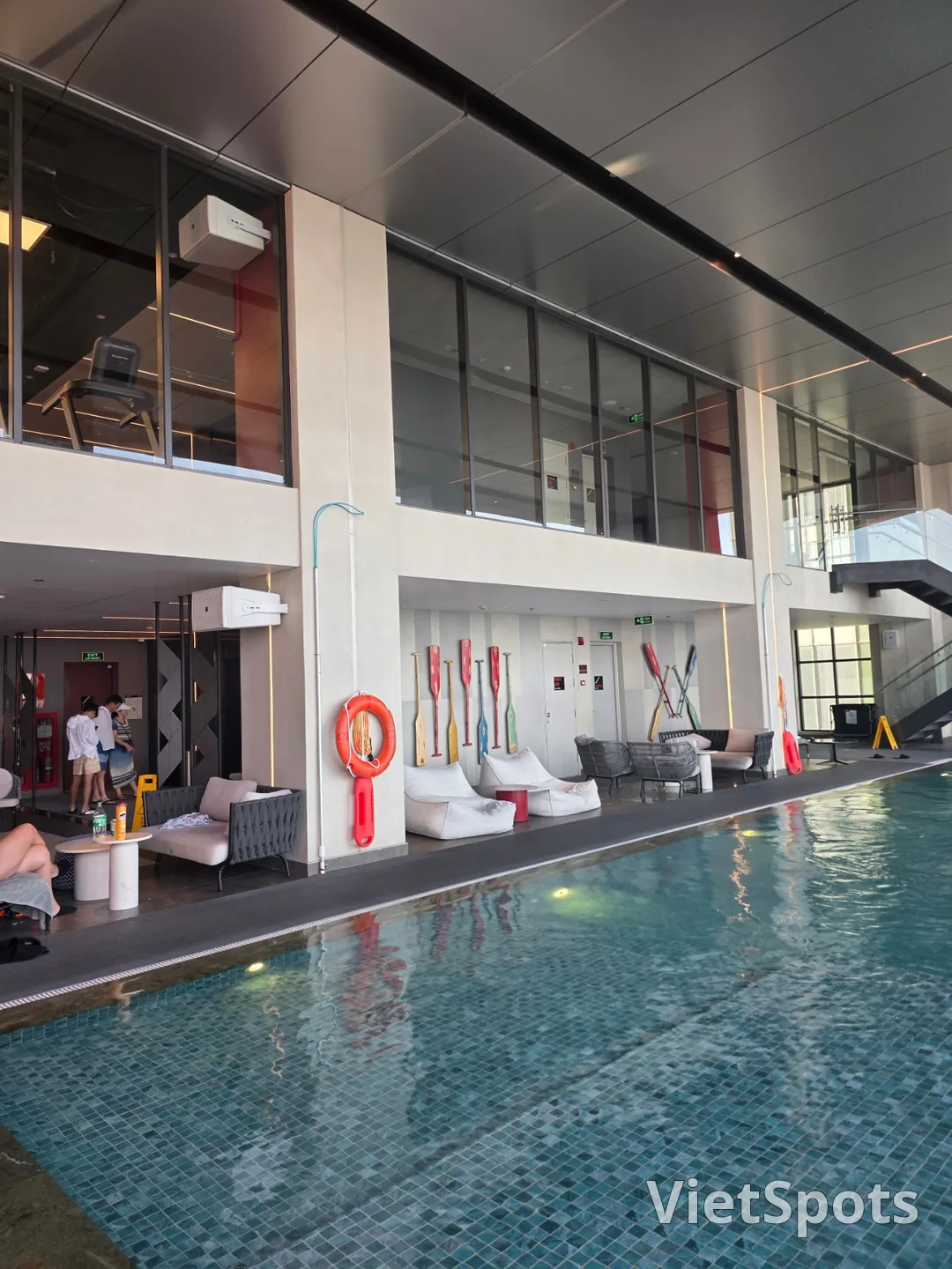 (Review)▶️✍️Radisson Red Hotel - Breakfast, Swimming Pool, Sauna, Fitness Center, etc.