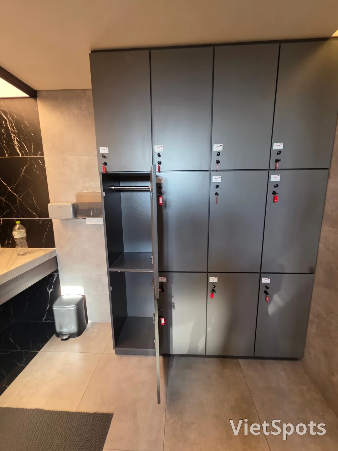 (Review)▶️✍️Radisson Red Hotel - Breakfast, Swimming Pool, Sauna, Fitness Center, etc.