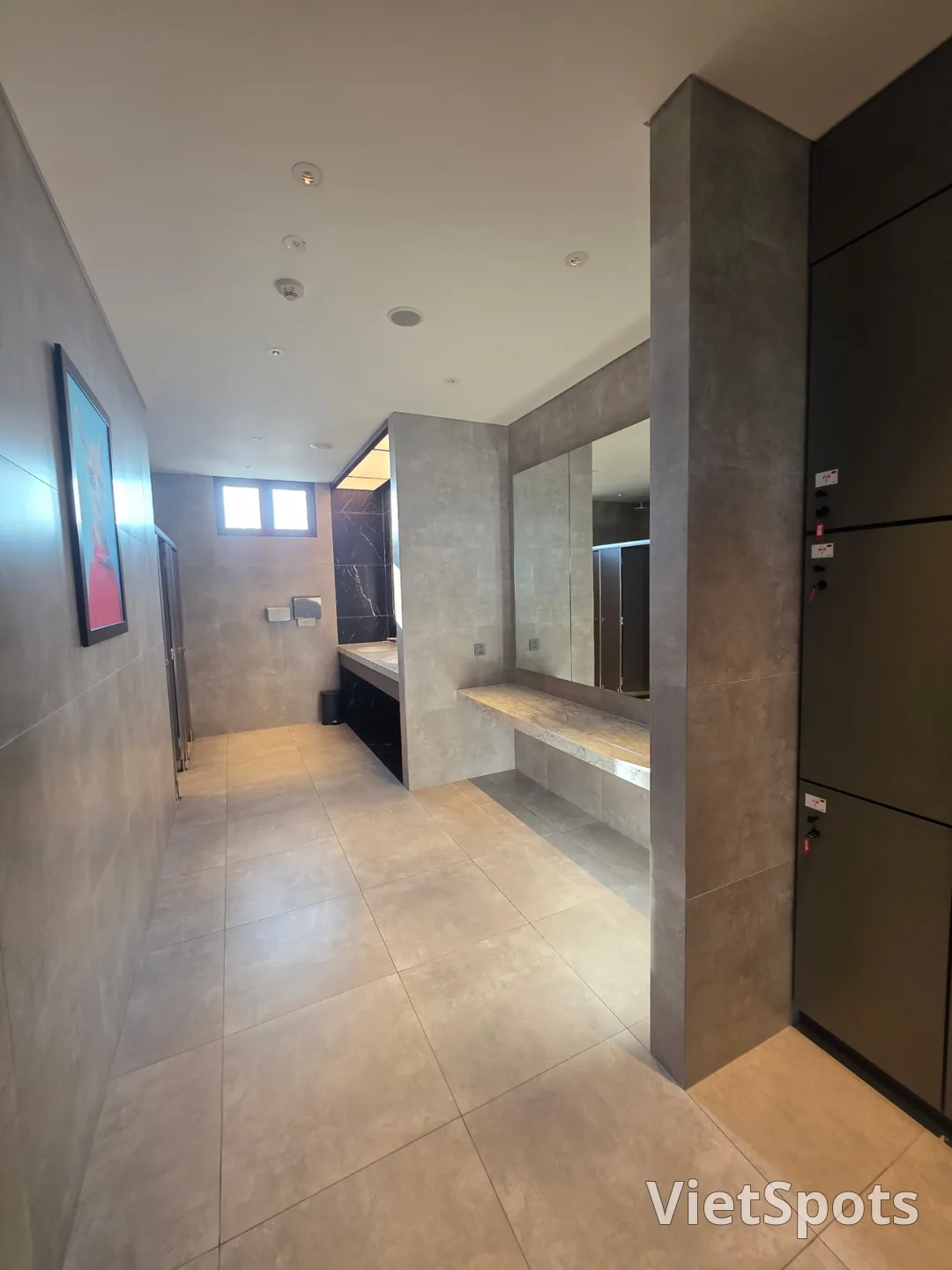 (Review)▶️✍️Radisson Red Hotel - Breakfast, Swimming Pool, Sauna, Fitness Center, etc.