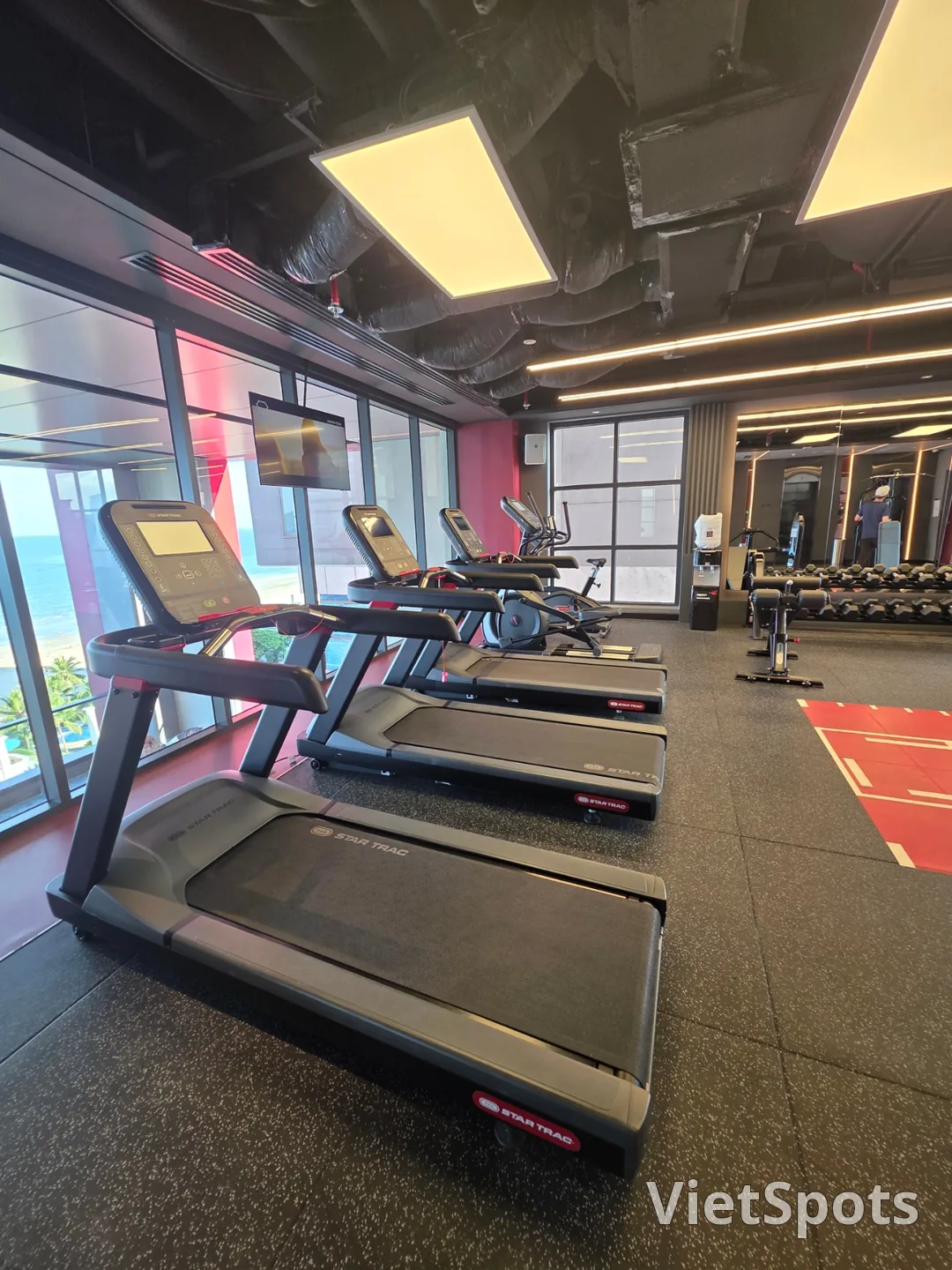 (Review)▶️✍️Radisson Red Hotel - Breakfast, Swimming Pool, Sauna, Fitness Center, etc.