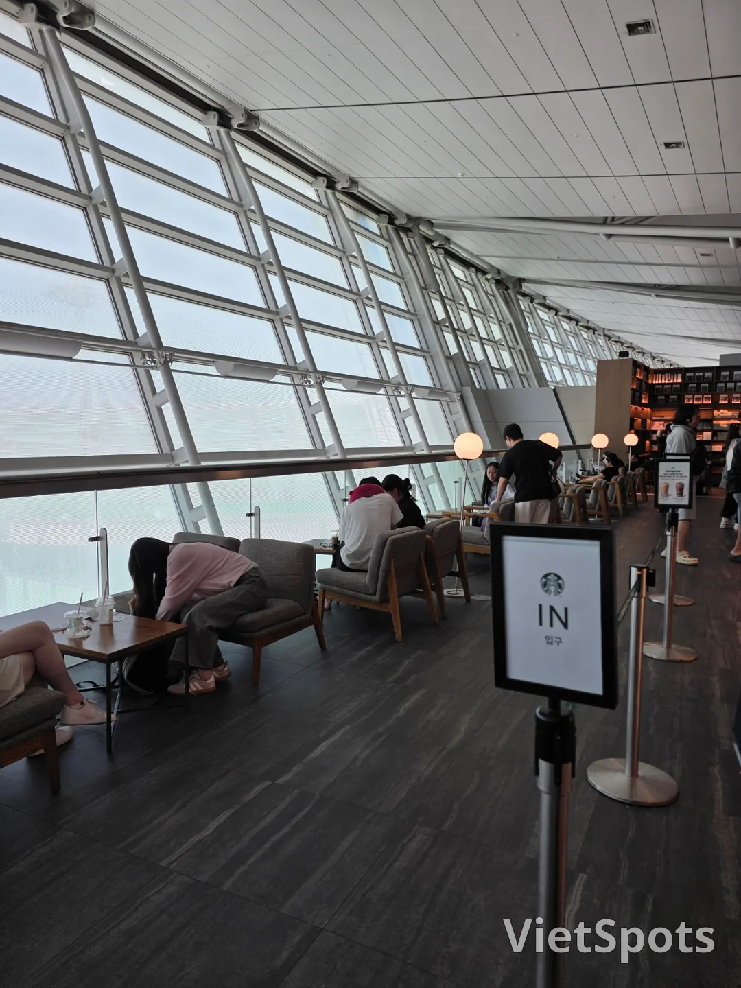 (旅行)仁川机场免税区星巴克