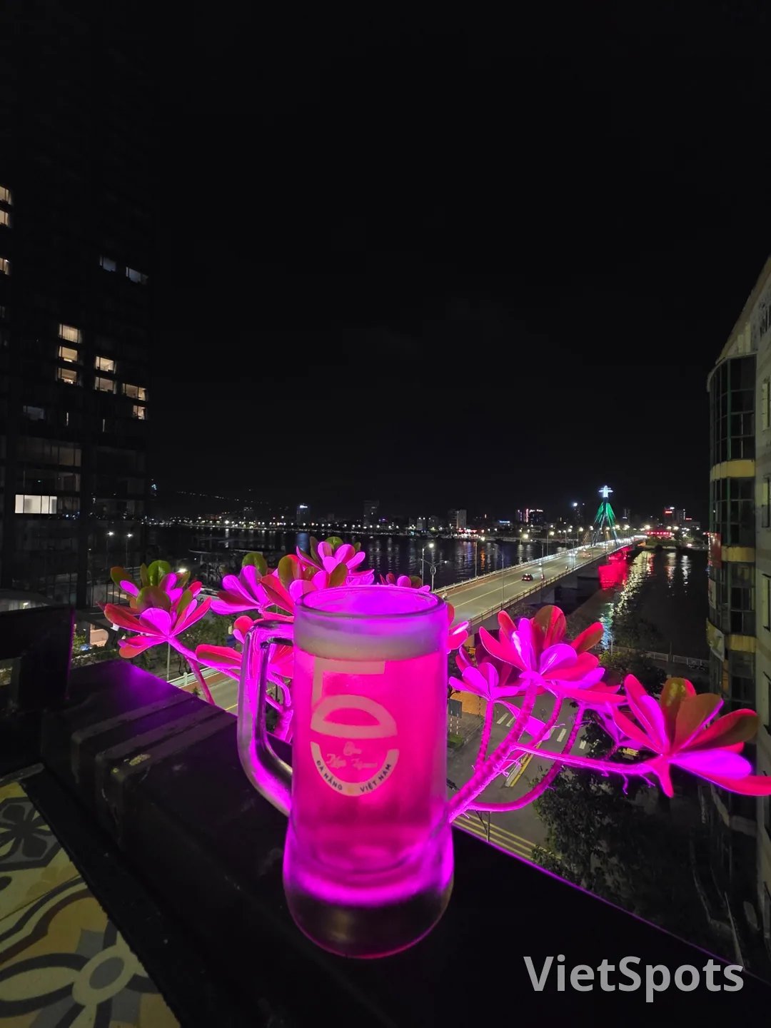✈️Quán bia rooftop đã ghé sau khi đến nơi vào ban đêm - Rooftop Craft Beer (Da Nang Rooftop - Craft Beer)