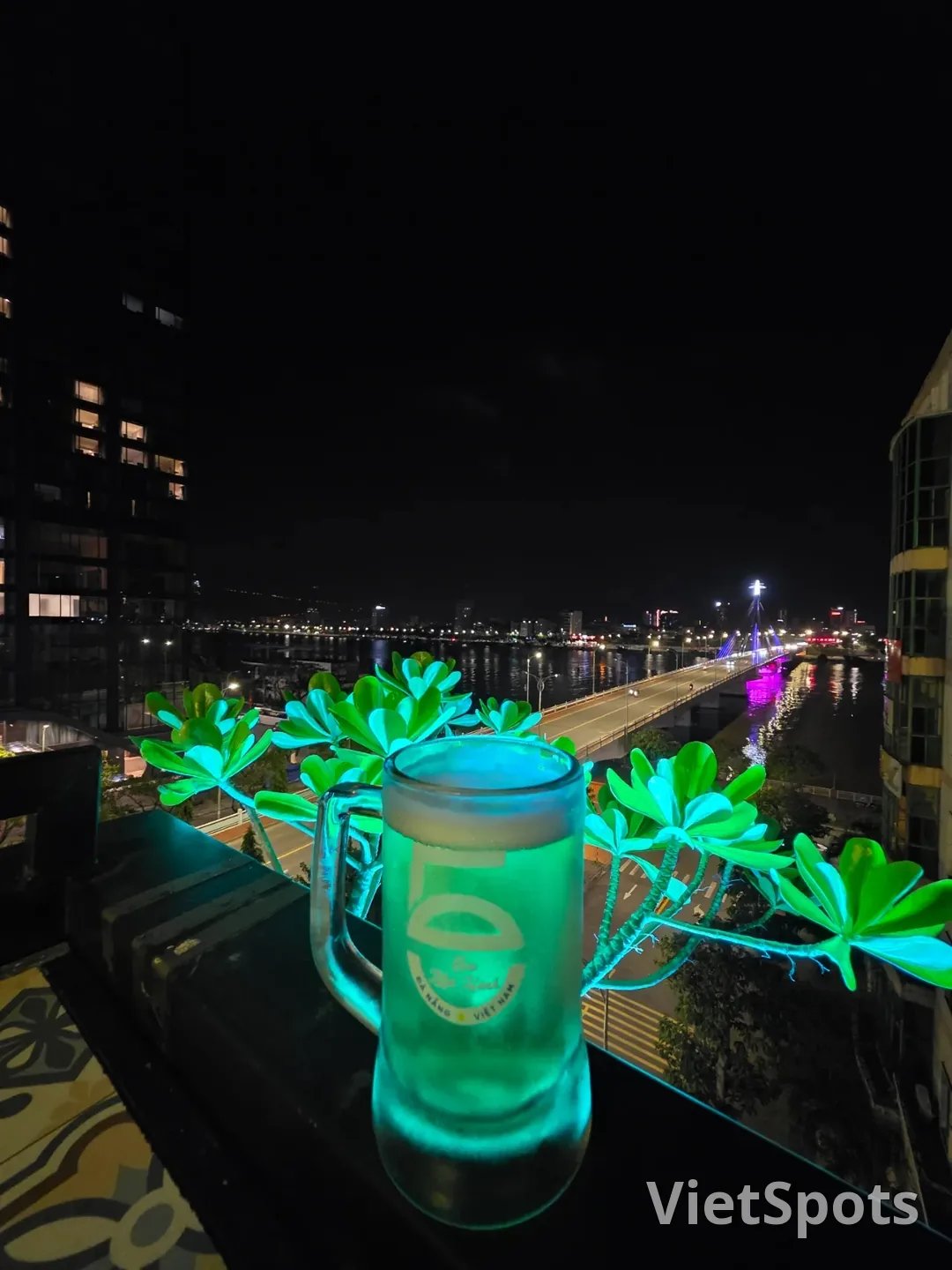 ✈️Quán bia rooftop đã ghé sau khi đến nơi vào ban đêm - Rooftop Craft Beer (Da Nang Rooftop - Craft Beer)