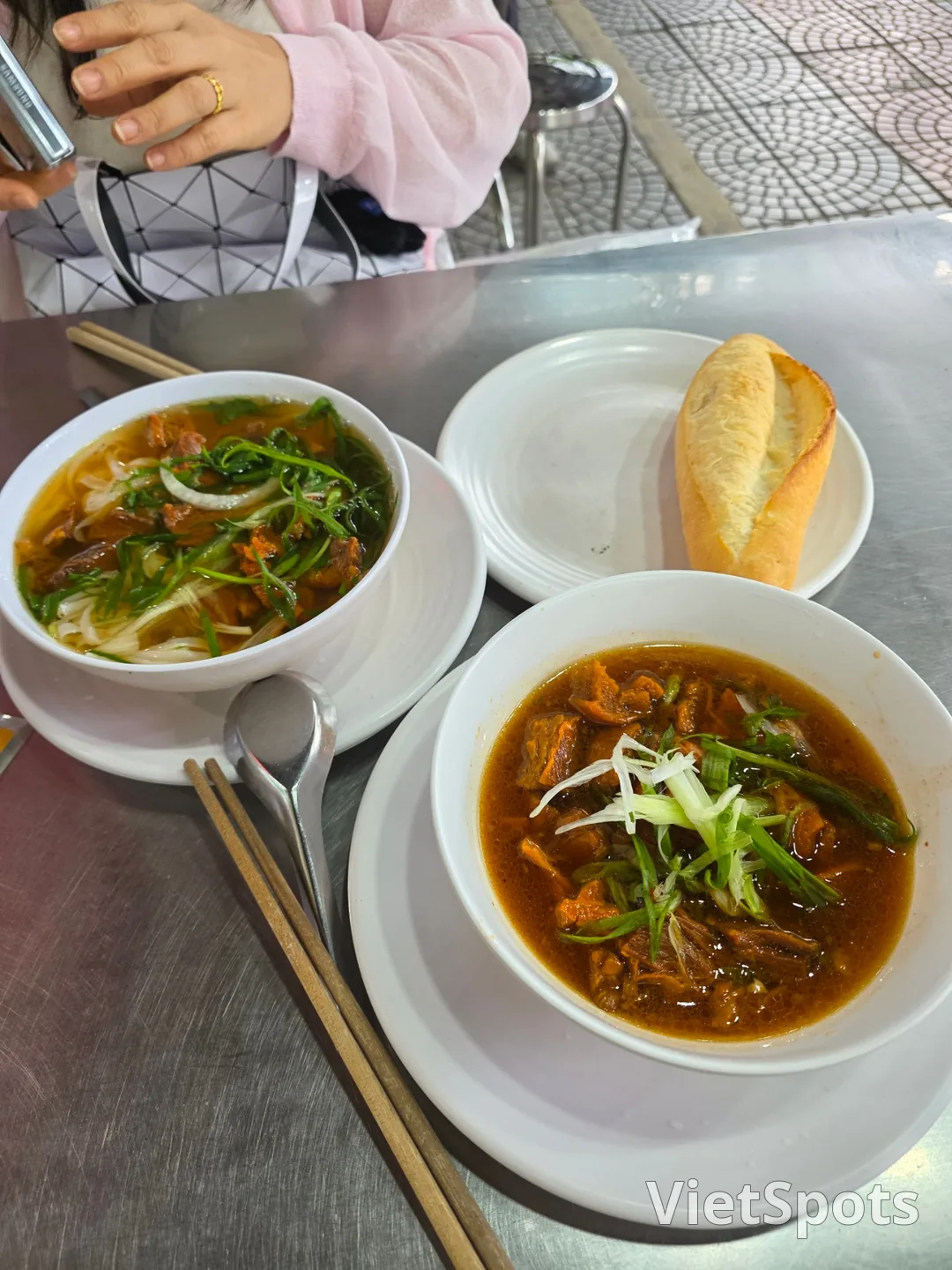 ✈️ ไปร้านนั้นอีกแล้ว อีกแล้ว - ร้านซตบังมัต (ซุปกระดูก) เจ้าดัง โพรงฮอย