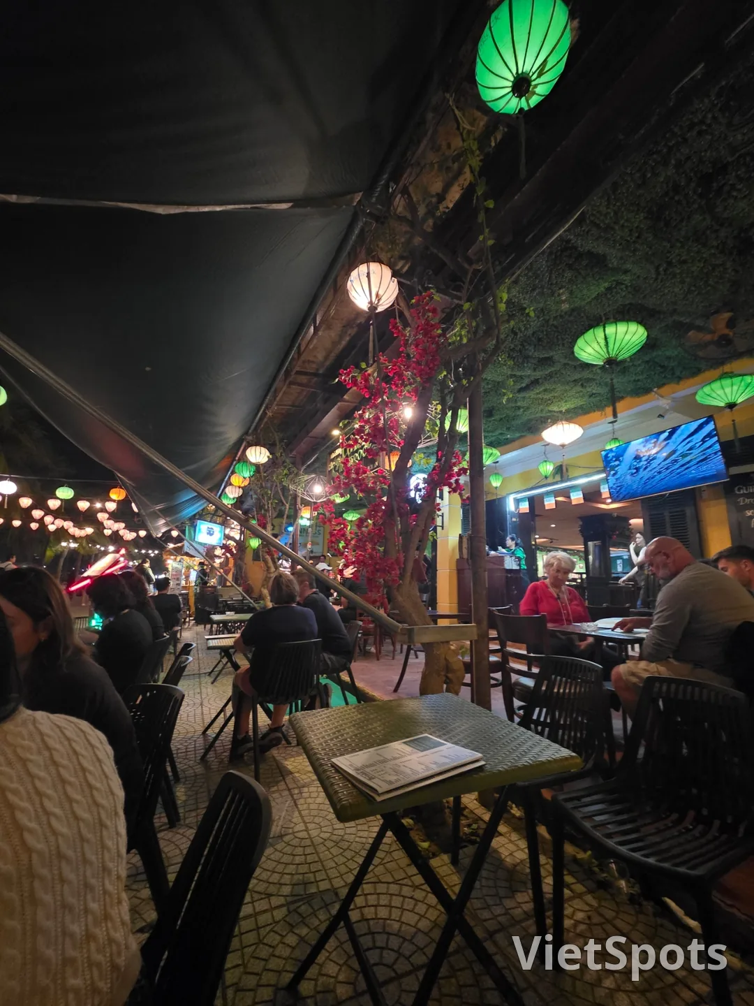 ✈️Quán Pub Ireland The Shamrock Hội An (The Shamrock Irish Pub Hoi An)