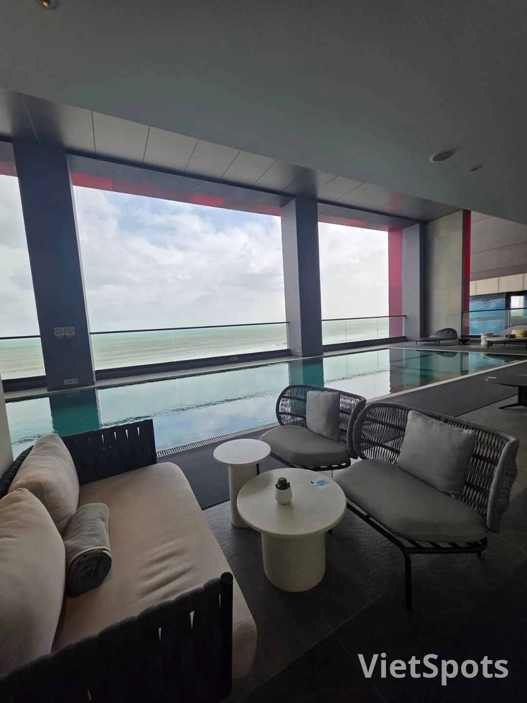 ✈️ रेडिसन रेड दा नांग होटल (Radisson RED Danang)