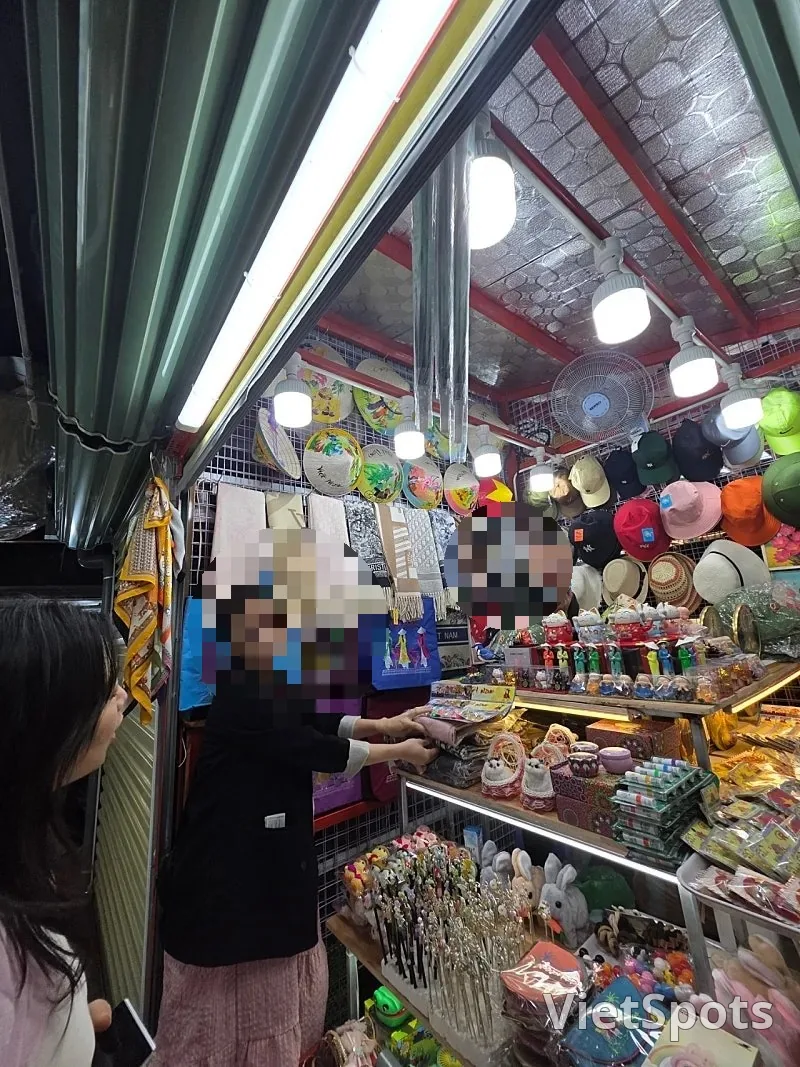 ✈️ ช้อปปิ้งที่ตลาดซินจ่าว