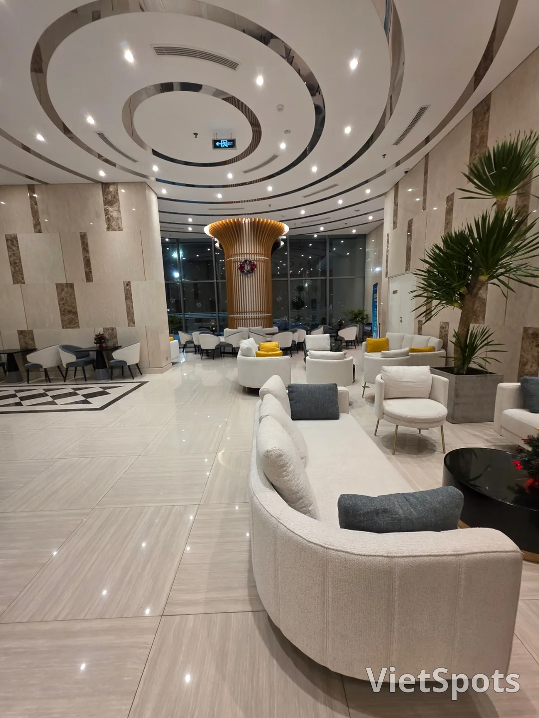 ✈️ Những điều thú vị tại nhà hàng ăn sáng của khách sạn Wyndham Soleil