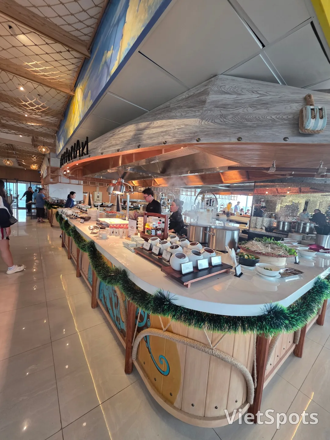 ✈️ Những điều thú vị tại nhà hàng ăn sáng của khách sạn Wyndham Soleil