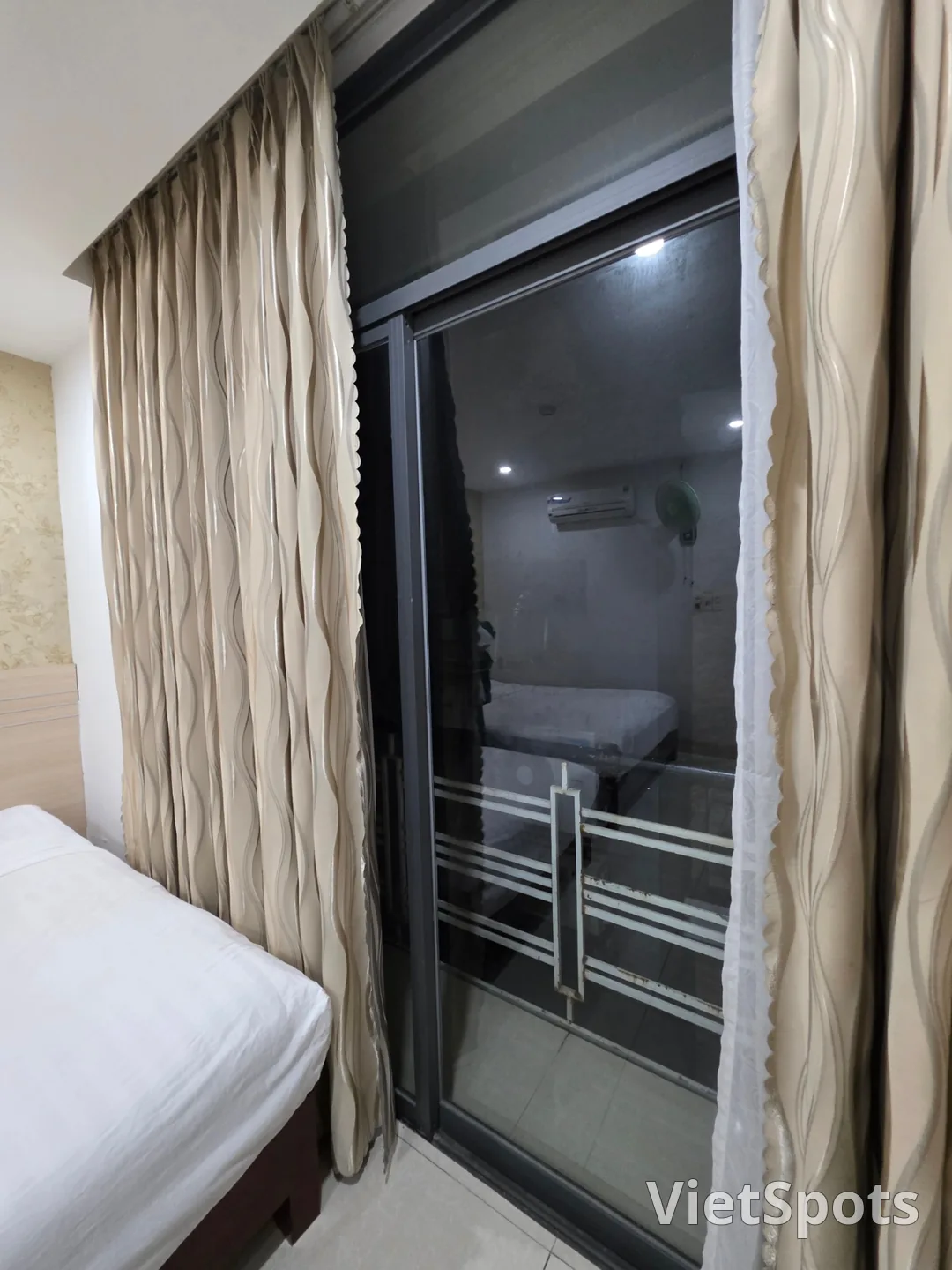 ✈️ 韩市场附近0.5晚住宿 - 快乐日酒店(HappyDayHotel)