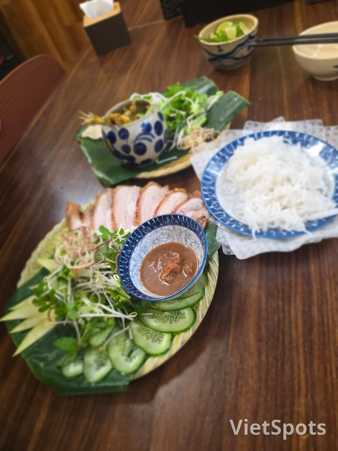✈️ カエルのミークアン(Mì Quảng Ếch Bếp Trang -MiQuangEch