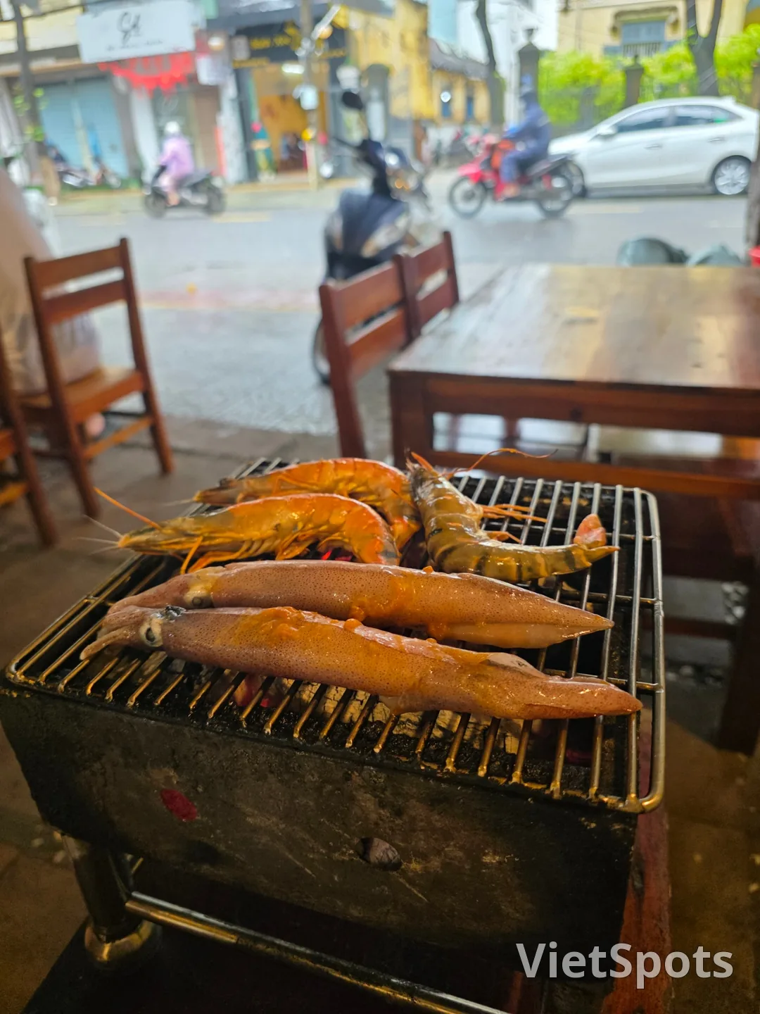 ✈️ BBQの名店 Quán Huế Ngon - ダナン最高のローカルBBQレストラン - Best local food in Da Nang