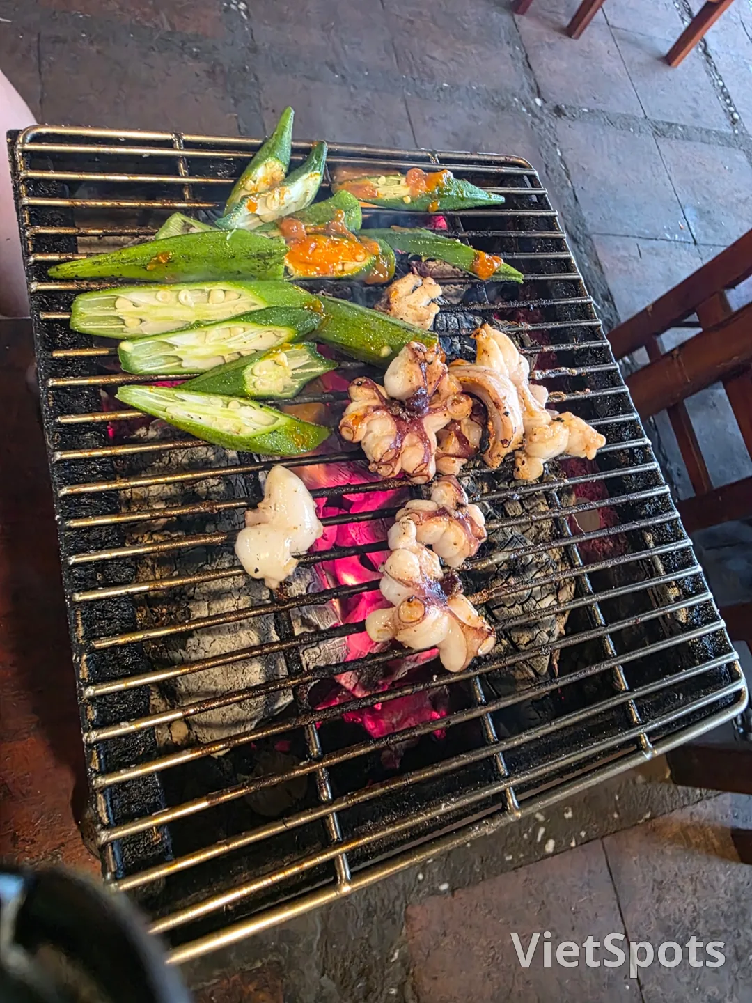 ✈️ BBQの名店 Quán Huế Ngon - ダナン最高のローカルBBQレストラン - Best local food in Da Nang