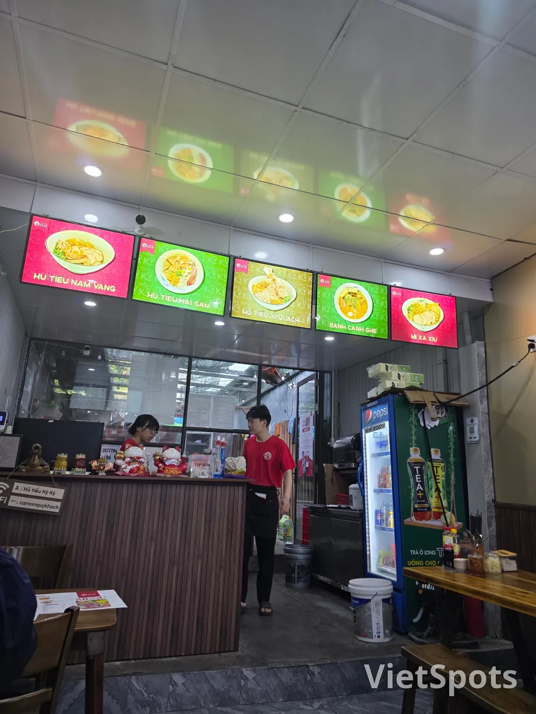 ✈️ 鱿鱼米粉汤好吃的店家 - 期期河粉店(Hủ Tiếu Kỳ Kỳ)
