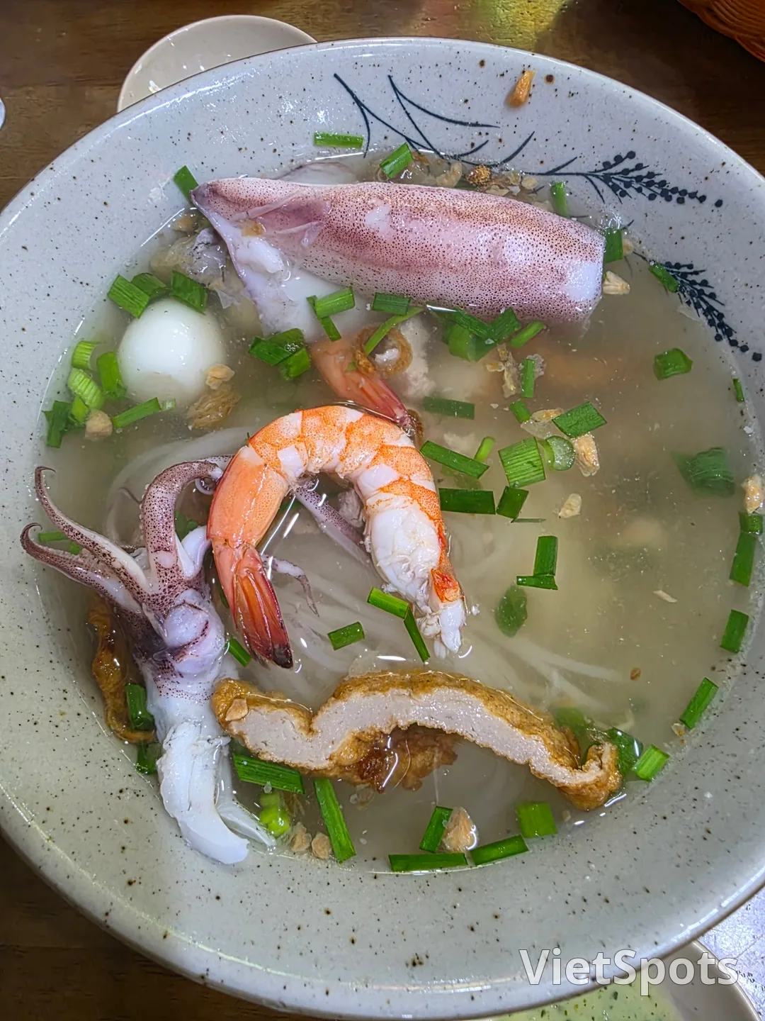✈️ 鱿鱼米粉汤好吃的店家 - 期期河粉店(Hủ Tiếu Kỳ Kỳ)