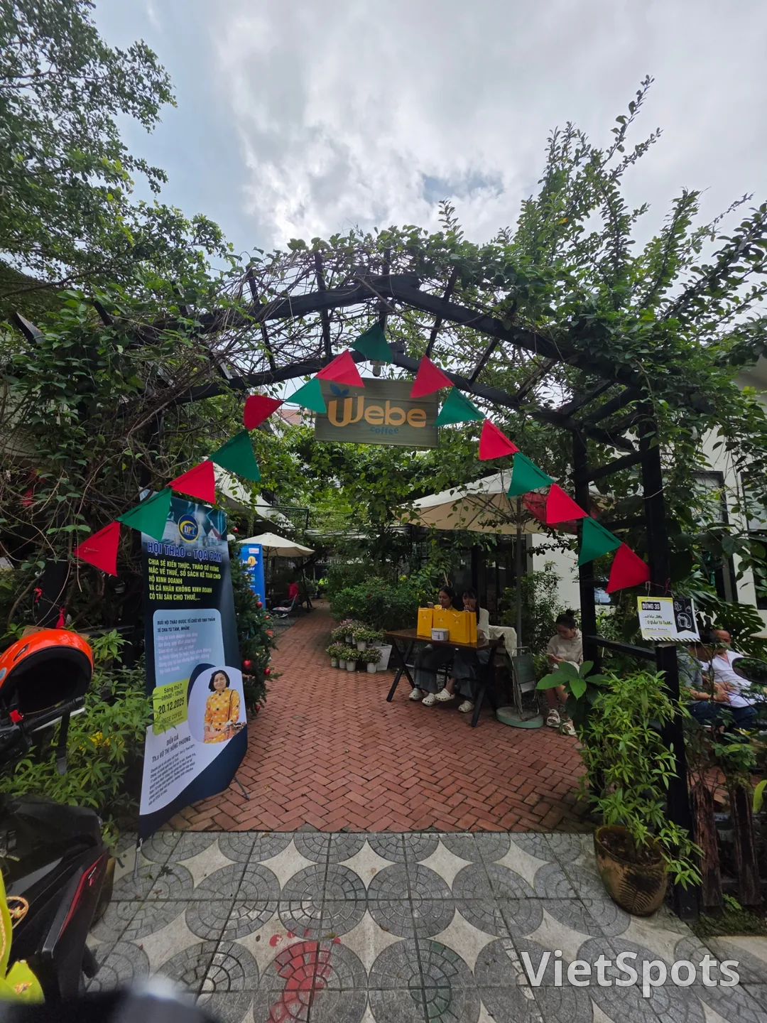 ✈️ คาเฟ่ที่มีห้องเรียน - webe Coffee