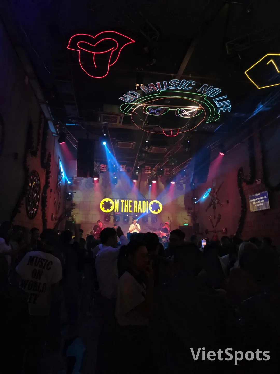 ✈️Kung-jjak-kkung-jjak~ Quán bar On The Radio (On The Radio)🥰