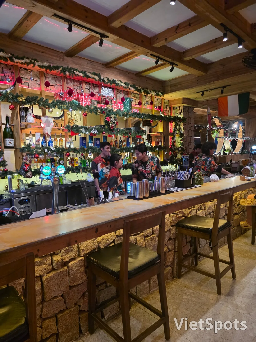 ✈️想看米凯比奇的火焰秀,就去Lounge Beach Bar吧。(Lounge Beach Bar - Restaurant)
