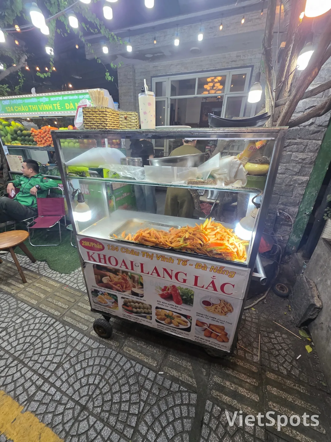 ✈️ 地元のリヤカー屋台のサツマイモの天ぷらも食べてみなくちゃですね。