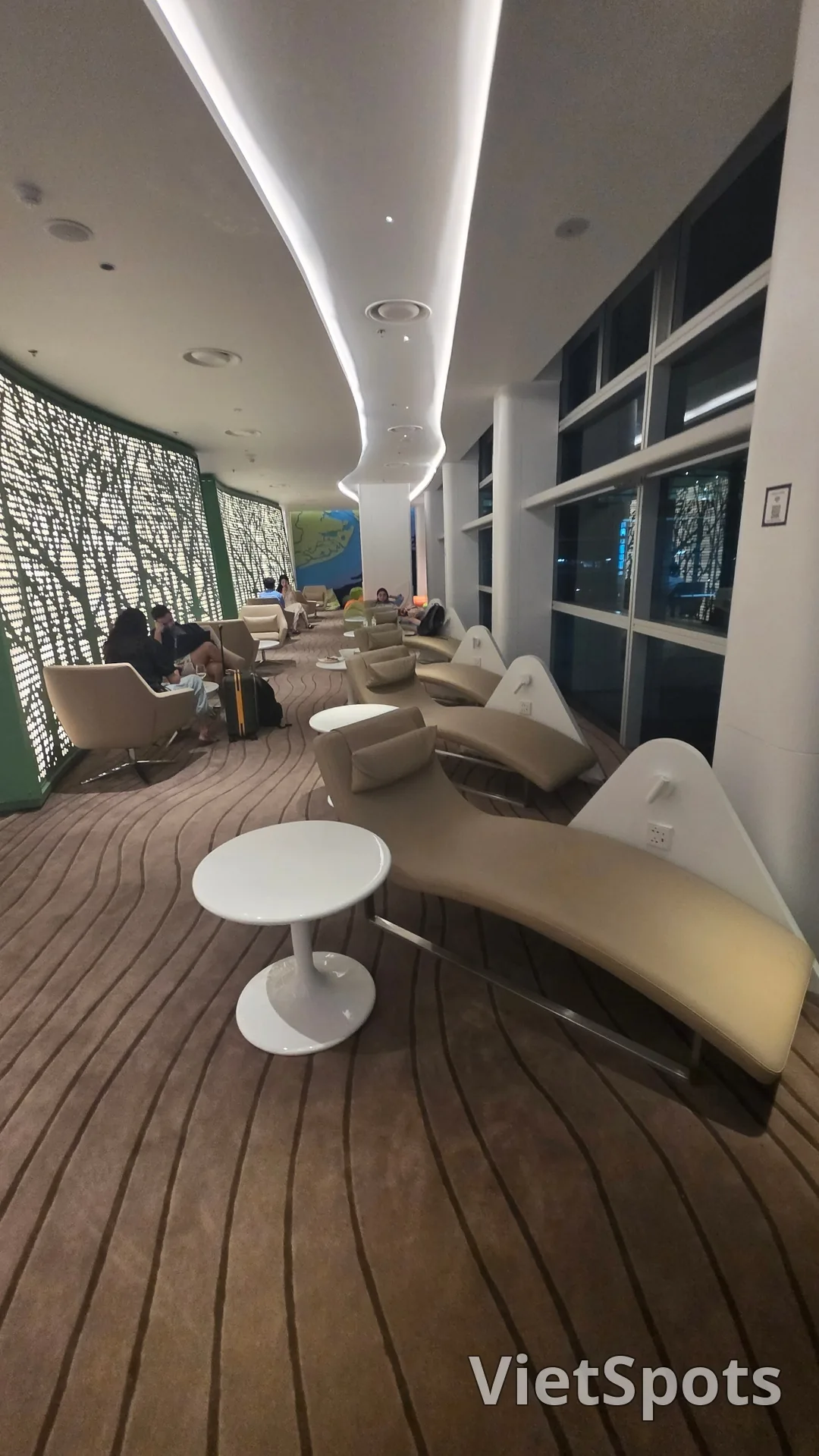 ✈️Khu miễn thuế sân bay Đà Nẵng Bandara Lounge🤩