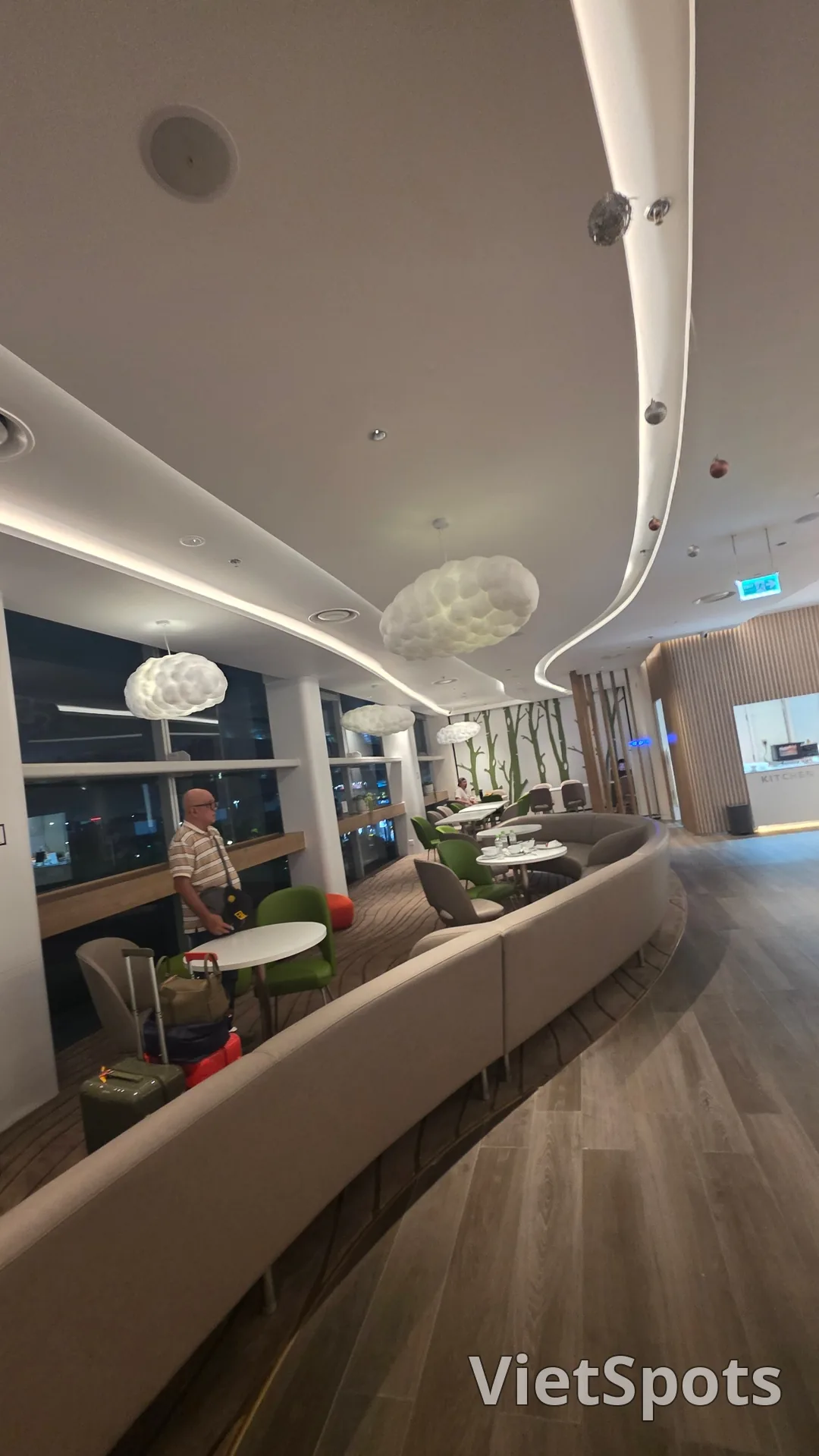 ✈️Khu miễn thuế sân bay Đà Nẵng Bandara Lounge🤩