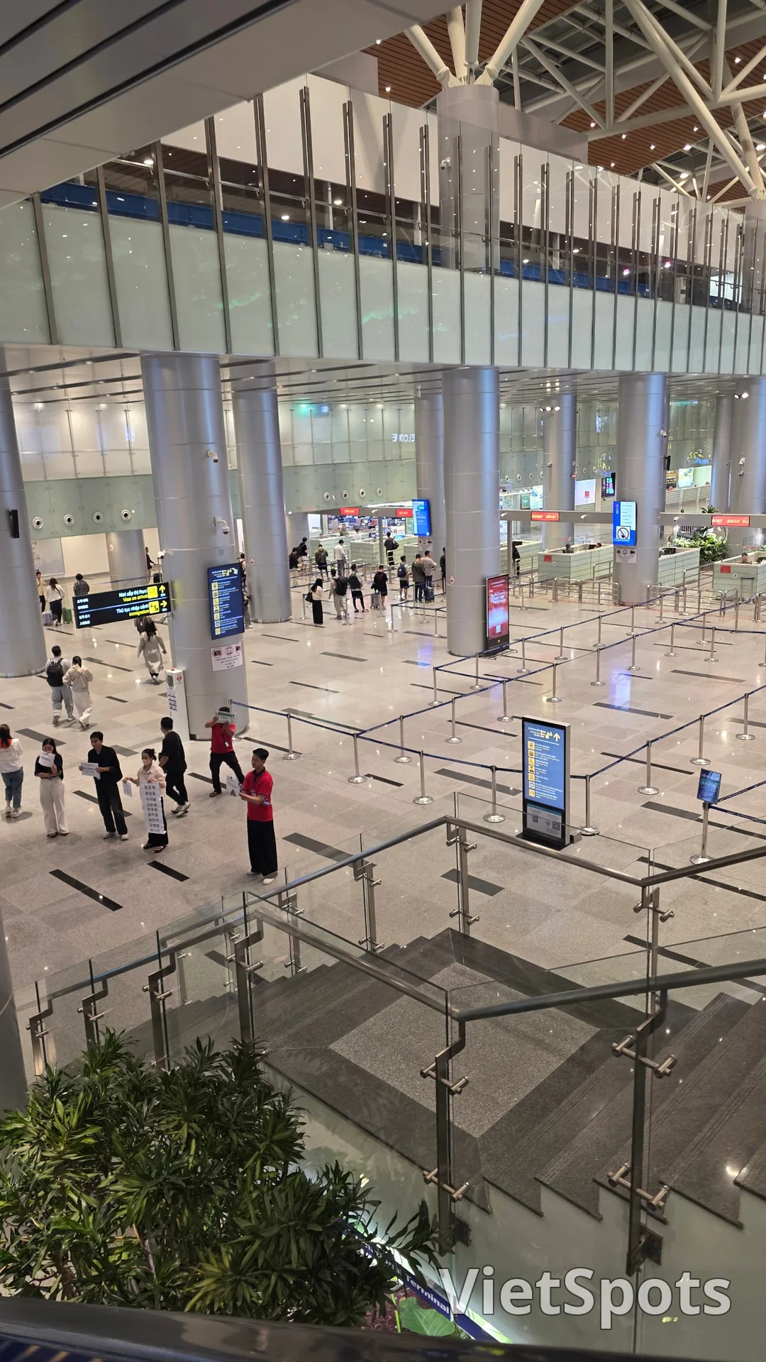 ✈️Fast track sân bay Đà Nẵng!📢 So sánh với trước đây! Những gì đã thay đổi và nhược điểm của fast track hiện tại!😭