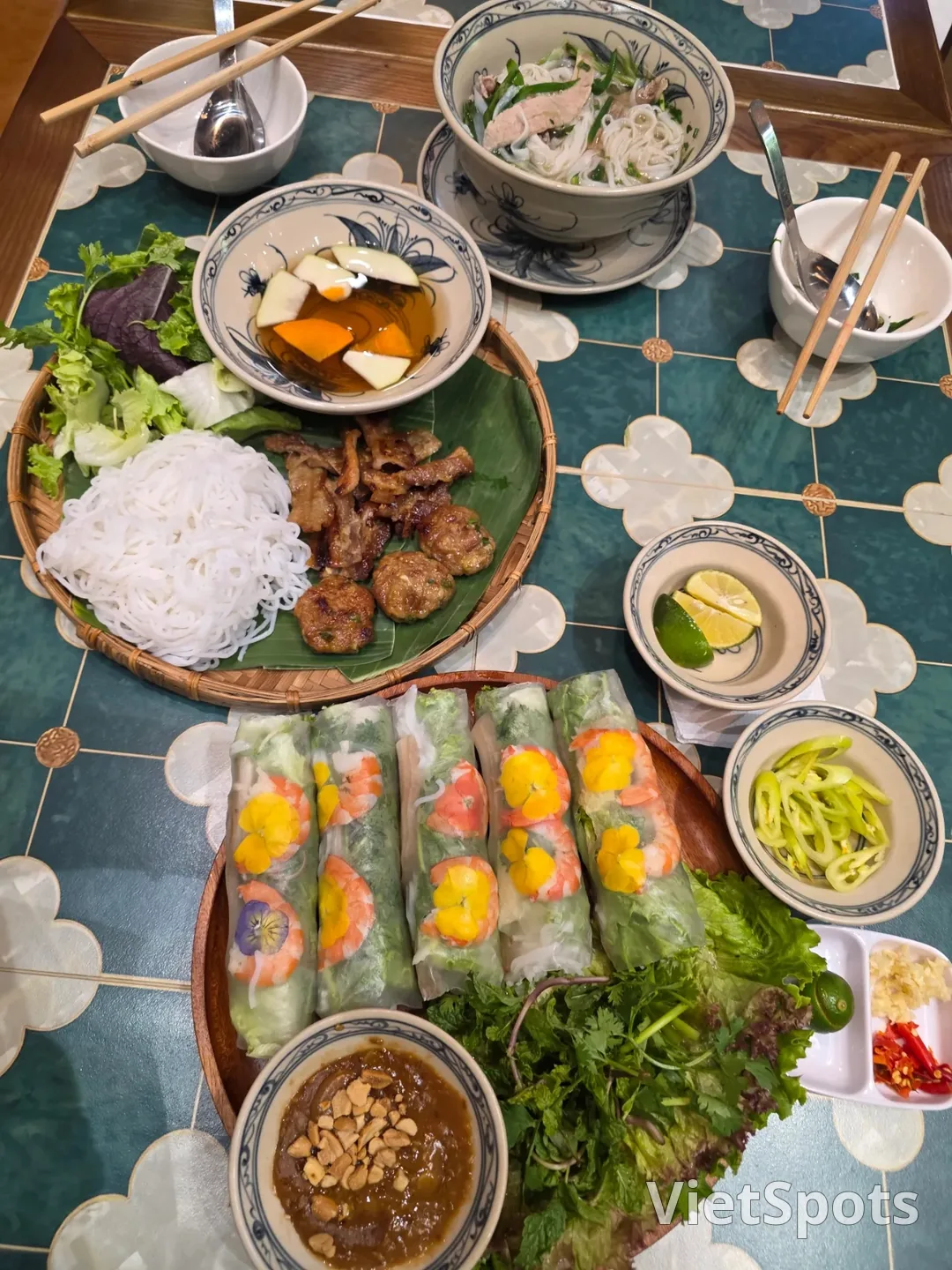 ✈️Quán mình đi ăn sáng nè! Quán phở của ông cụ nổi tiếng mới khai trương gần chợ Hansi!😍