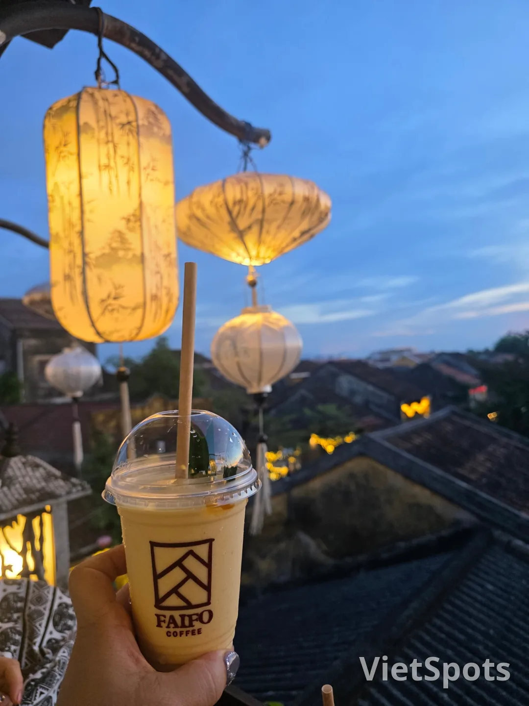 ✈️ต้องไปคาเฟ่บนดาดฟ้าเพื่อชมพระอาทิตย์ตกที่ฮอยอันให้ได้เลยนะ-คาเฟ่บนดาดฟ้า Faifo Coffee😍