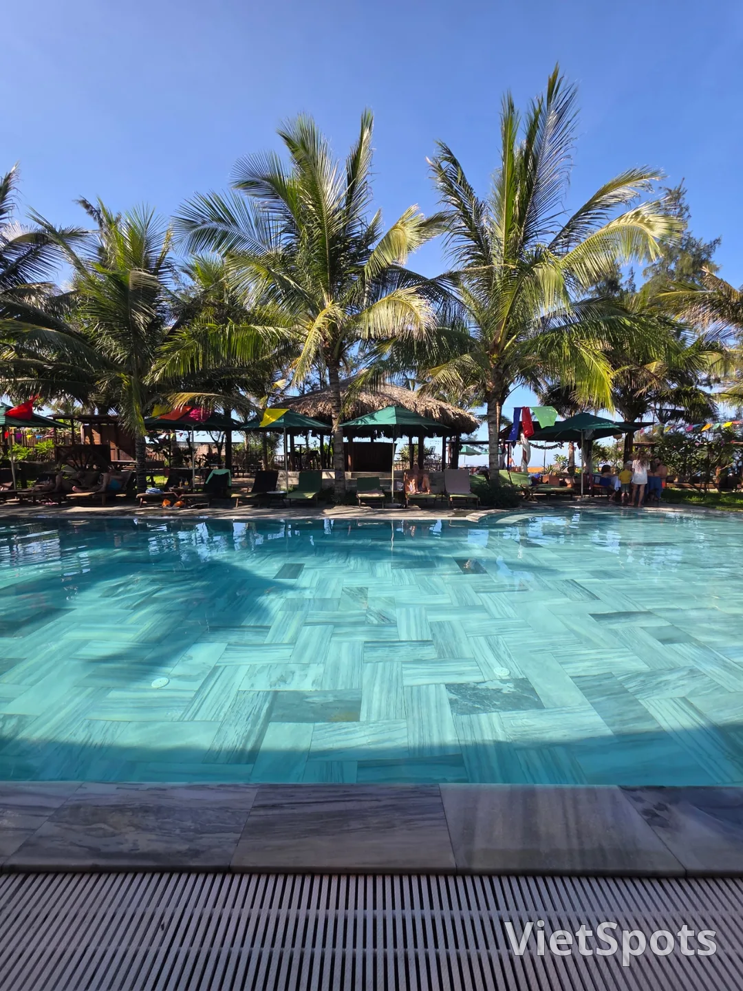 ✈️Bãi biển ngay trước phòng, nhà hàng cà phê có hồ bơi - Garden Beach Club
