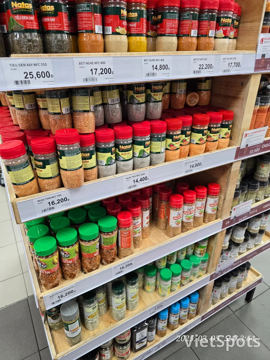 🇻🇳 [Da Nang Trip Review ✈️] Lotte Mart Shopping 🛍 Long post. Lots of photos 😅