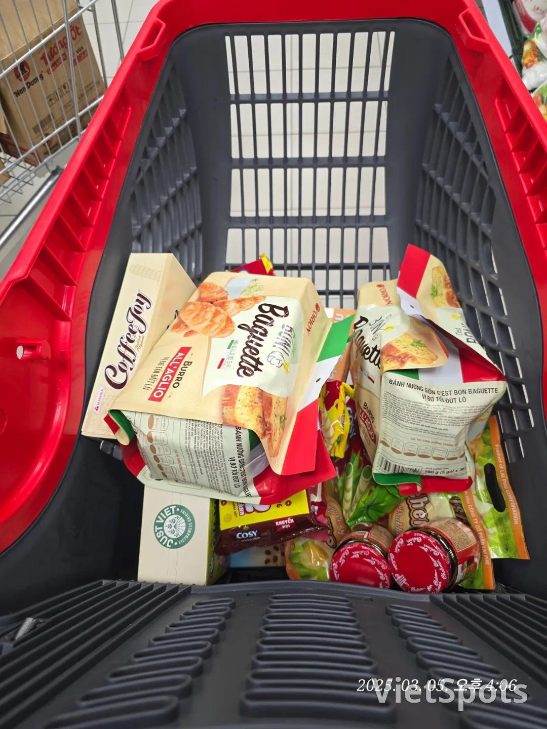🇻🇳 [Da Nang Trip Review ✈️] Lotte Mart Shopping 🛍 Long post. Lots of photos 😅