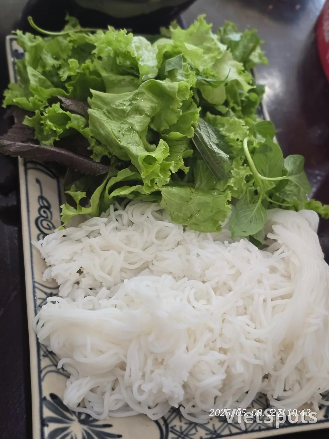 🇻🇳 Review Đà Nẵng ✈️ Bữa ăn đầu tiên là ở quán bún chả ngon!