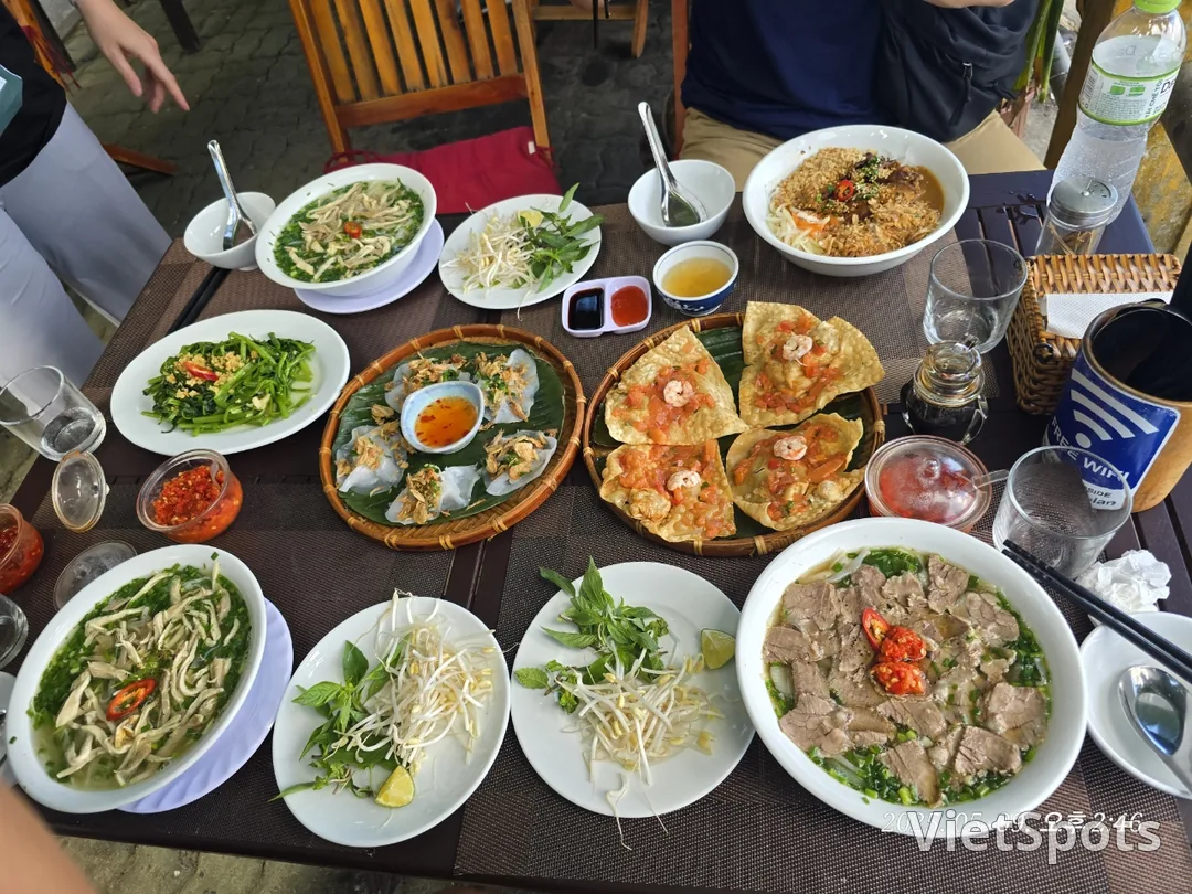 🇻🇳 Review Đà Nẵng ✈️ Bữa trưa ngon miệng ở Hội An🥢