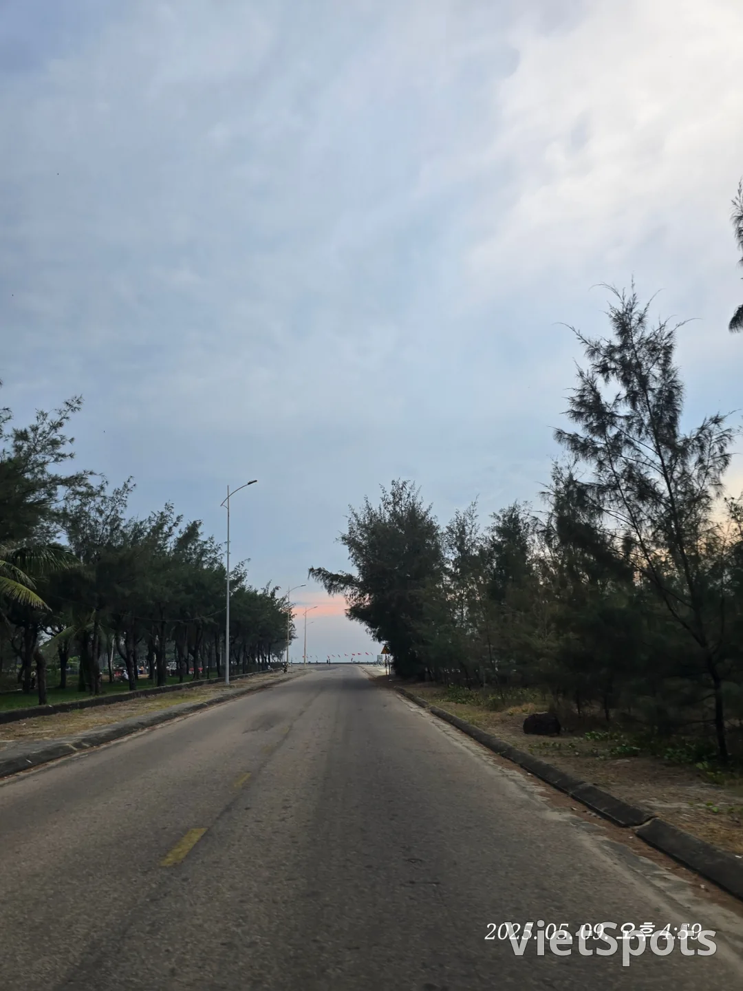 🇻🇳 岘港游记 ✈️ 在景色优美的地方喝一杯椰子水🥤