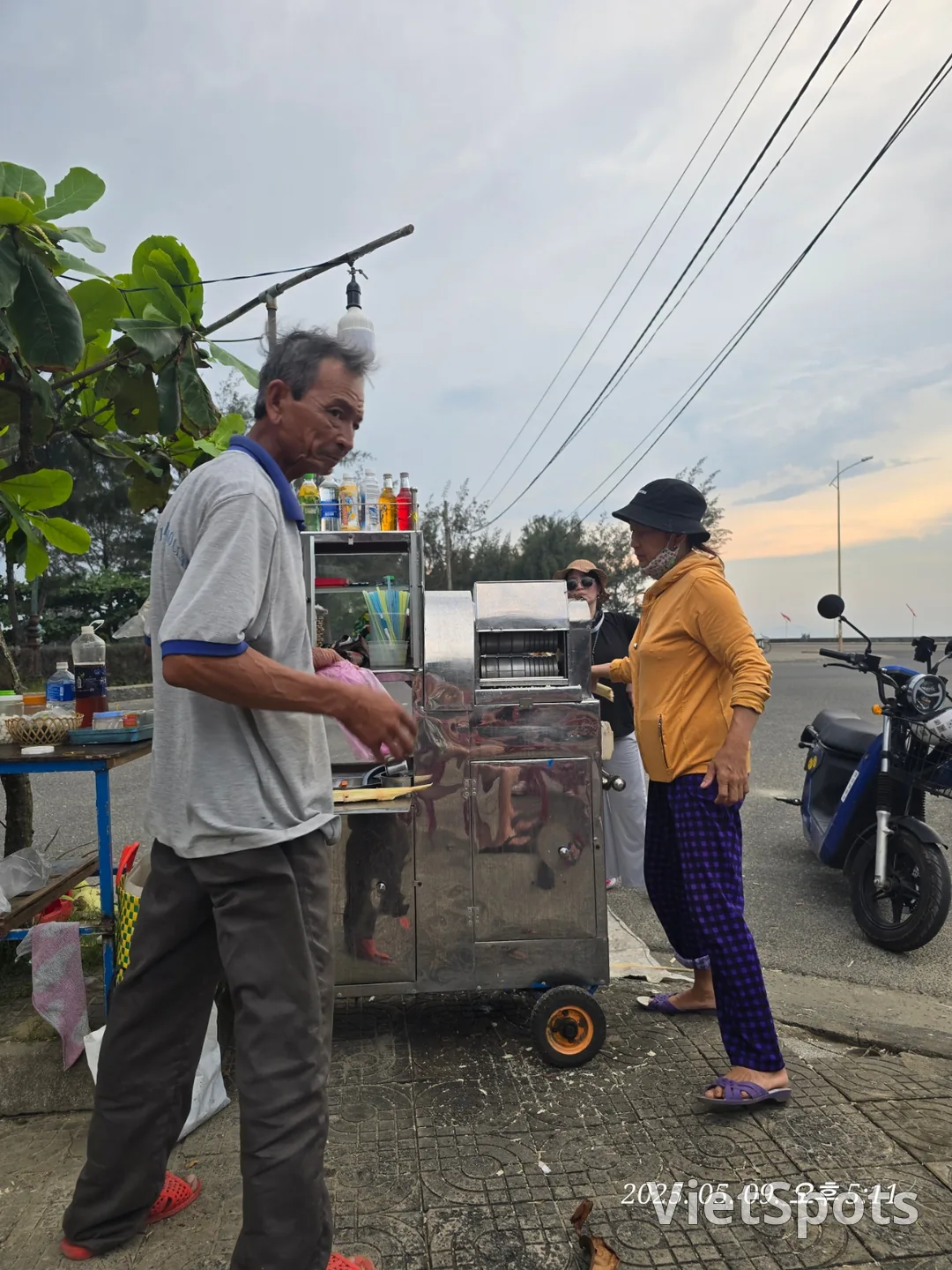 🇻🇳 岘港游记 ✈️ 在景色优美的地方喝一杯椰子水🥤
