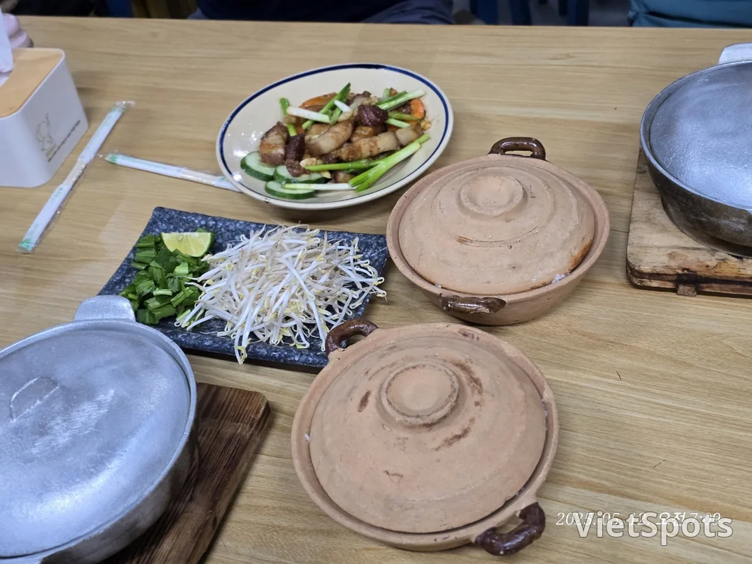 🇻🇳 峴港遊記 ✈️ 出發去吃早餐啦~🥢