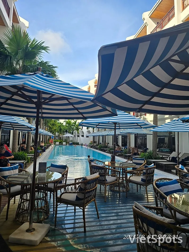 Review Đà Nẵng ✈️ Cùng tận hưởng hồ bơi ở Wafai Resort nhé💦