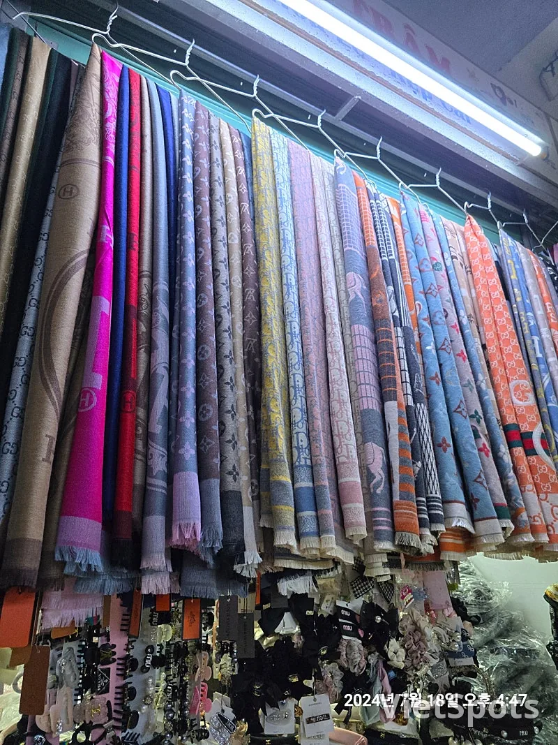 Review Đà Nẵng ✈️ Chuẩn bị đồ mùa đông tại chợ Hàn~