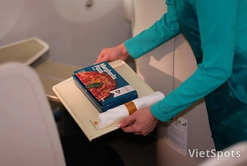 ✈️ 在越南航空机上尽情享用🍕4P'S吧😋