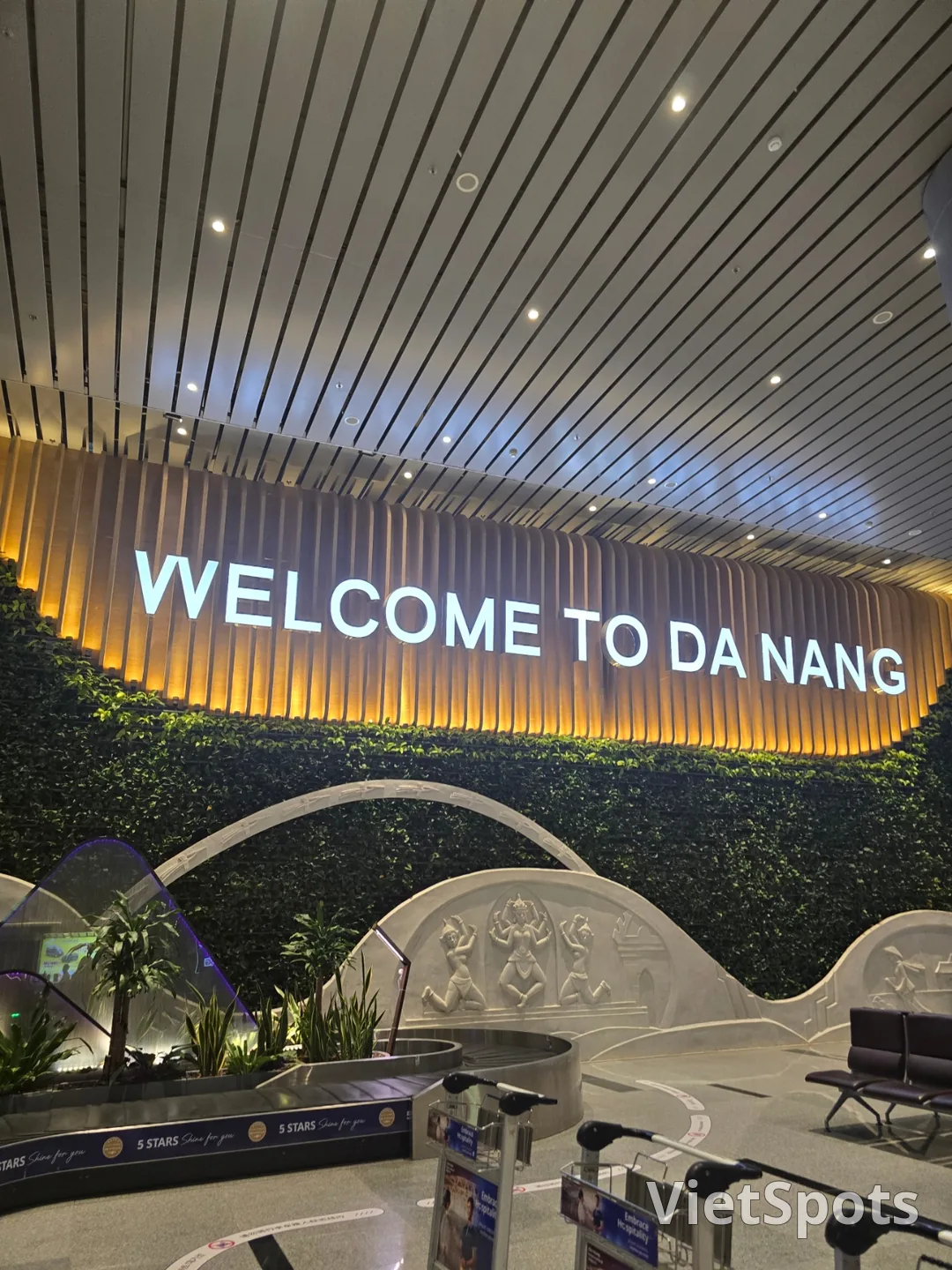 May mà đã chọn fast-track nhập cảnh khi đến Đà Nẵng! 👍
