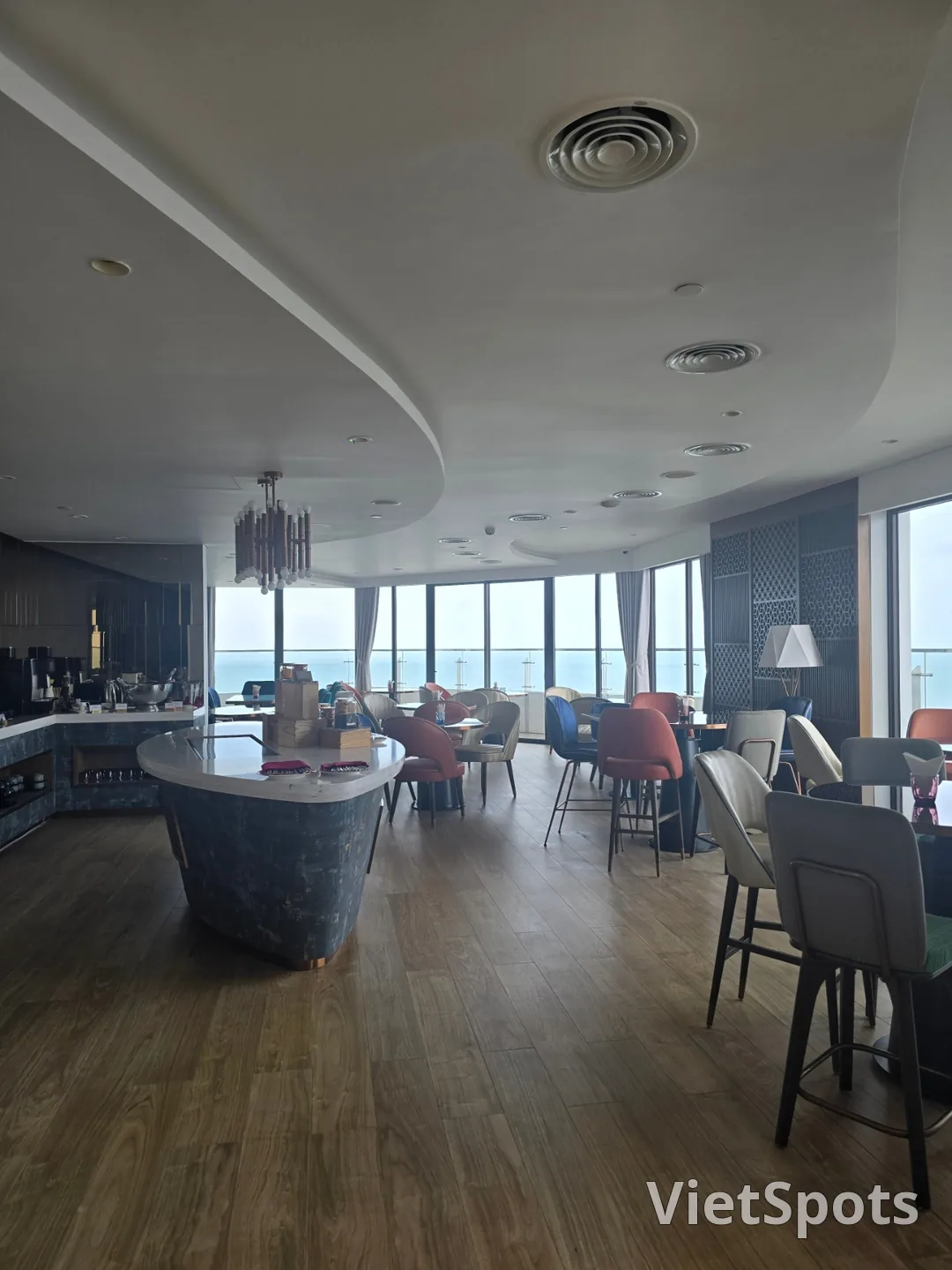 Review Đà Nẵng❣️Trải nghiệm phòng chờ khách sạn Radisson! Udangdangtang Ep.3