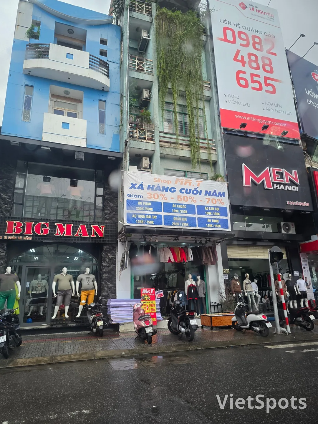 岘港游记❣️在岘港市内移动时发现了一家很现实的服装店!!🤣