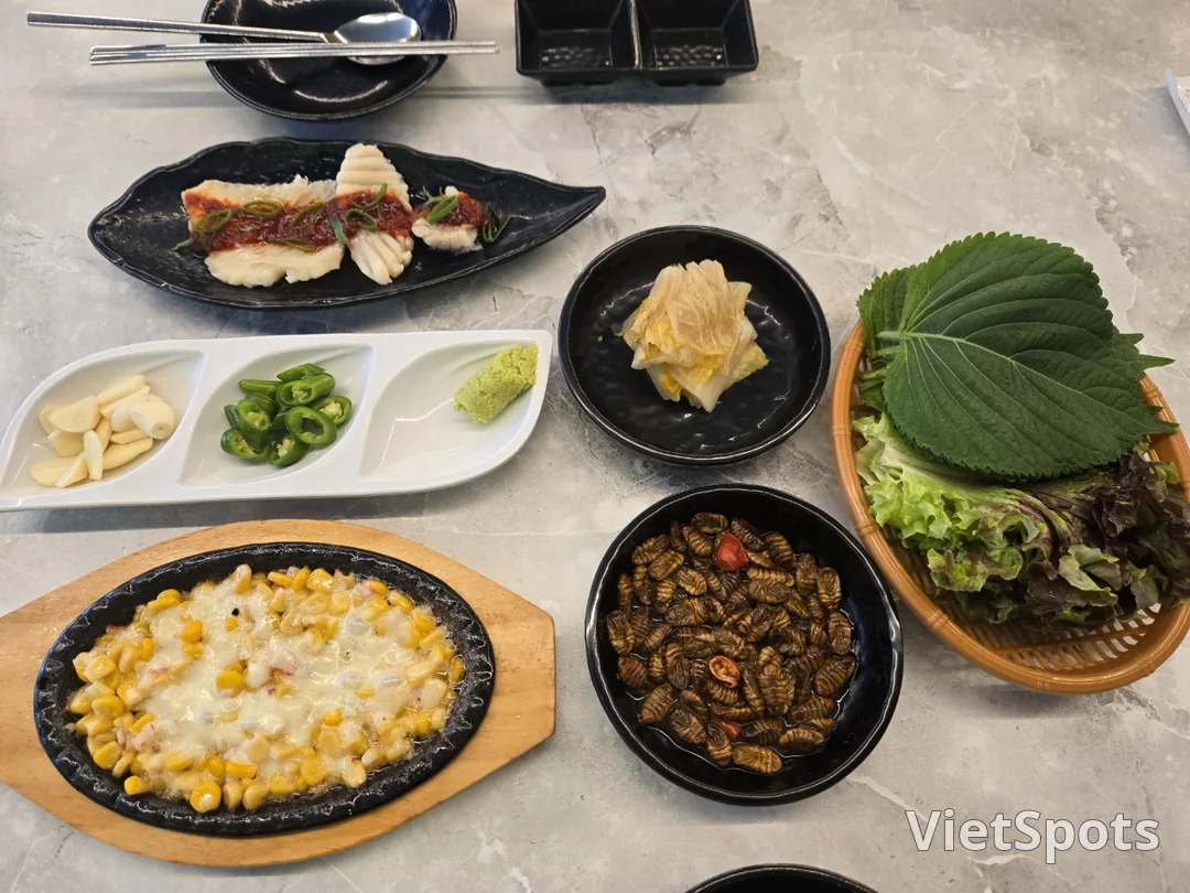 (旅行3) 島村の刺身店